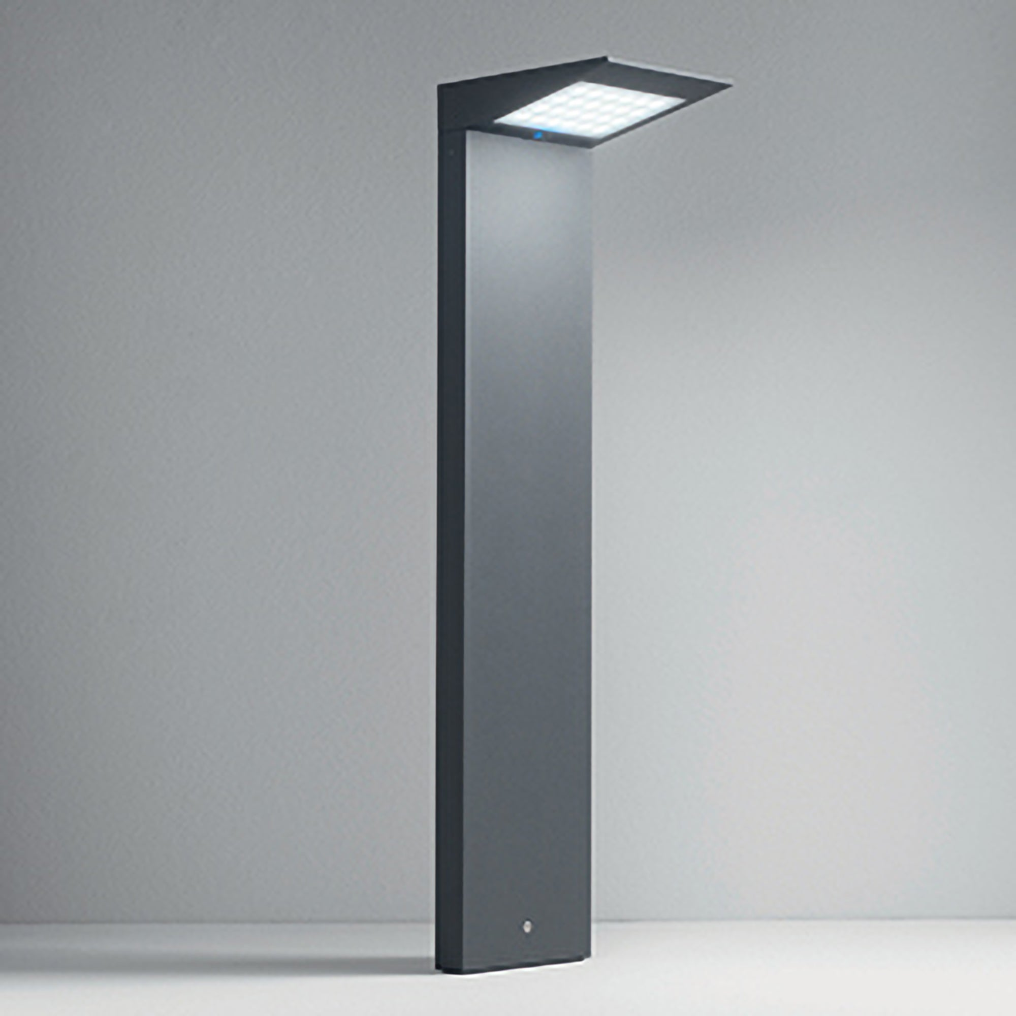 Zafferano Estaca Solar Led Para Suelo De 2,2 W, Funciona Con Batería Y Fotovoltaica, Ip54, Color Gris/Oscuro , Leroy Merlin