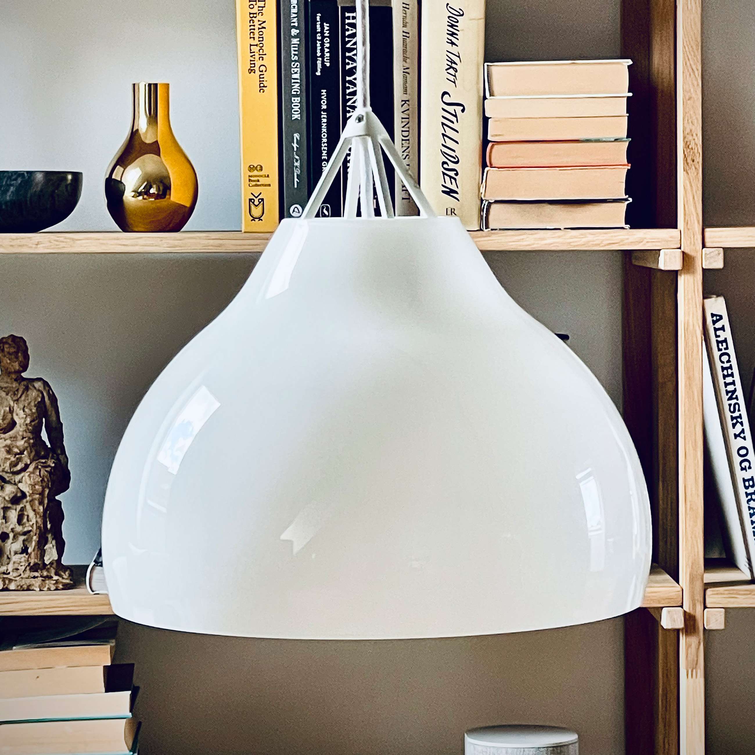 Suspension en verre opale, h 30 cm d 29 cm Pyra - DYBERG LARSEN - 3
