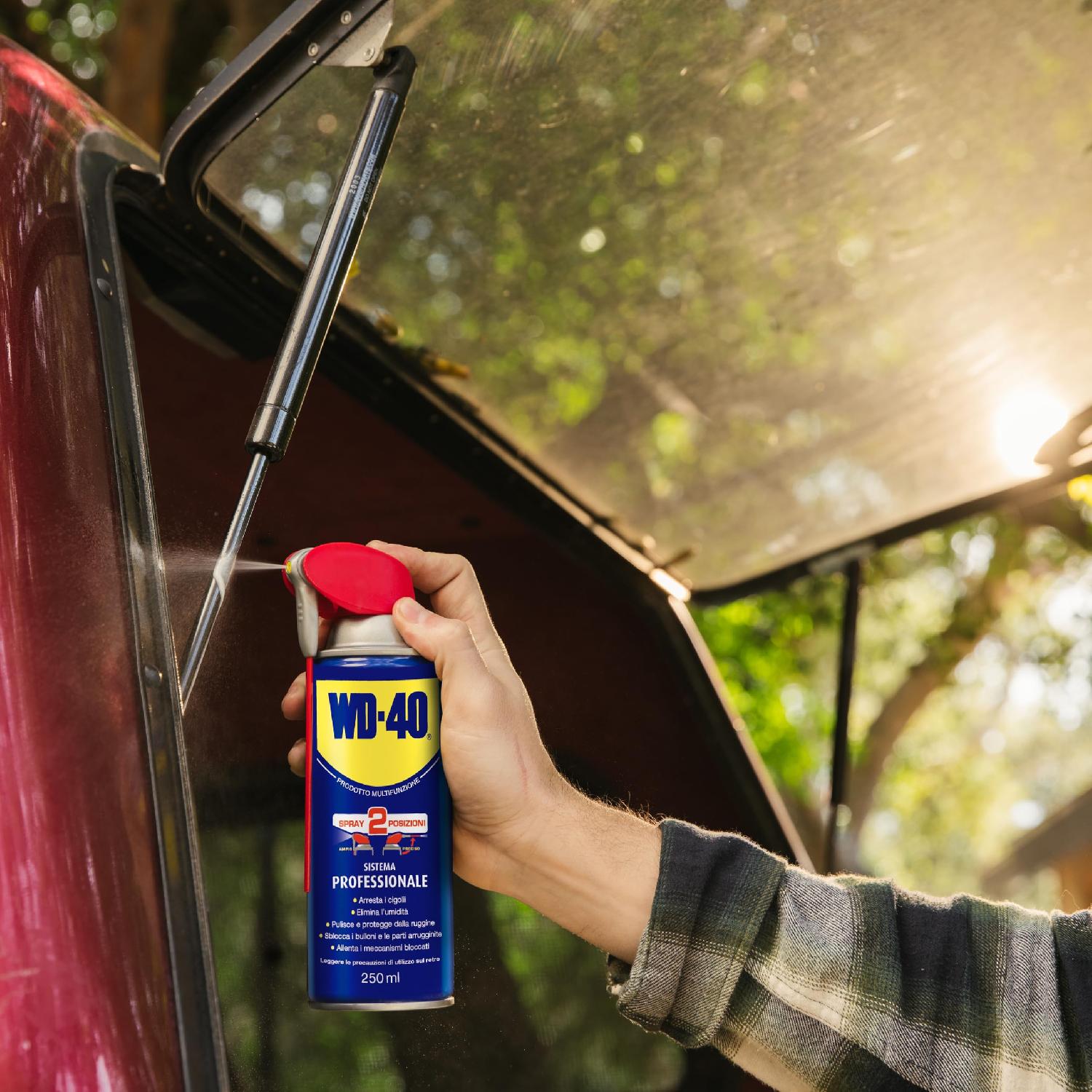 WD-40 - Prodotto Multifunzione - Lubrificante Spray Doppia Posizione - Elimina i cigolii, sblocca, idrorepellente, previene la ruggine - Per tutti i m - 3