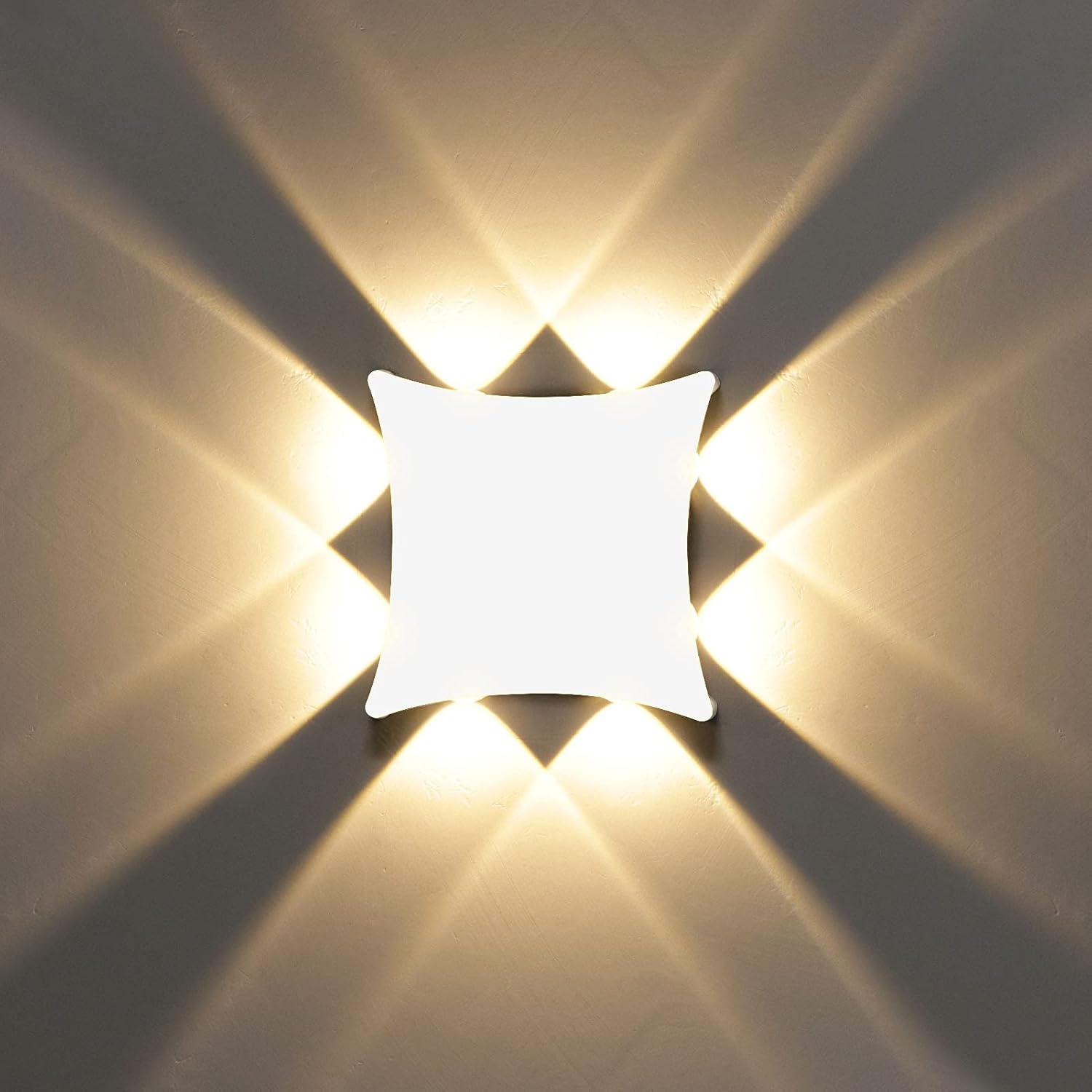 Nowoczesna lampa ścienna LED 8W, wodoodporna IP65, aluminiowa, do stosowania wewnątrz i na zewnątrz.
