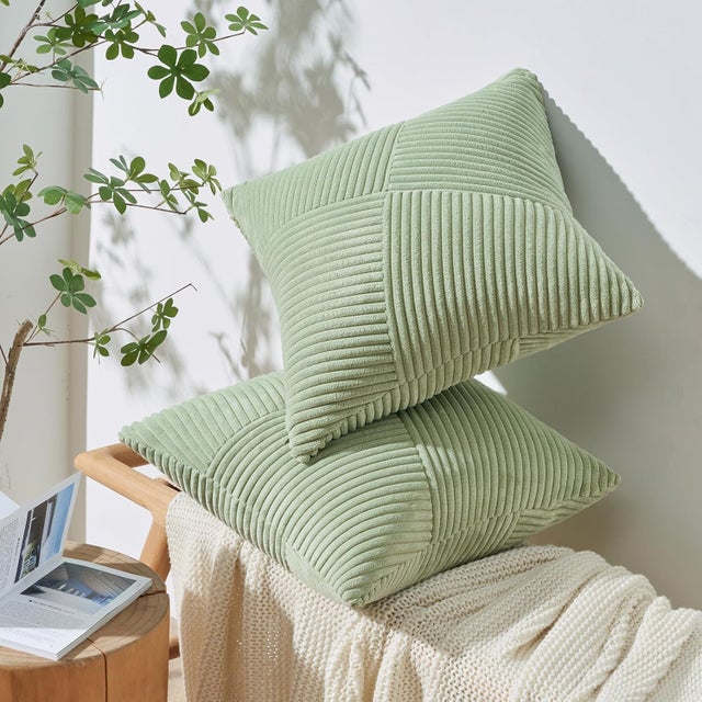 Lot de 2 Housse Coussin Canape 40x40 Vert Sauge en Velours Côtelé Super Doux,Housse Coussin Decoratif Canape Motif à Rayures Patchwork Decoration Mais