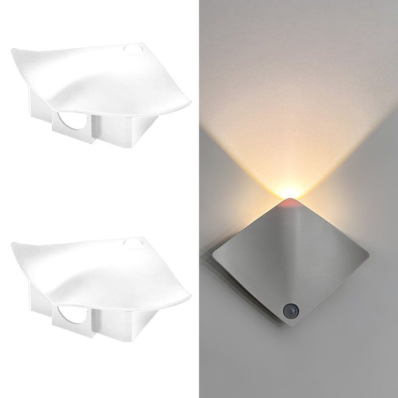 Magnetyczna lampka nocna LED do sypialni, 2 sztuki, ładowalna, ciepłe światło [biała obudowa + czujnik zmierzchu]