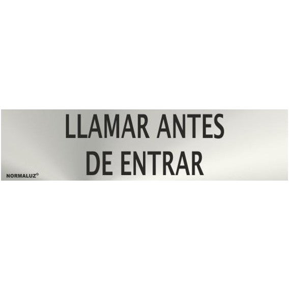 Veuillez apper Et Attendre Avant D'entrer. Panneau D'information Avec Veuillez apper Et Attendre Avant D'entrer. Panneau D'information Avec