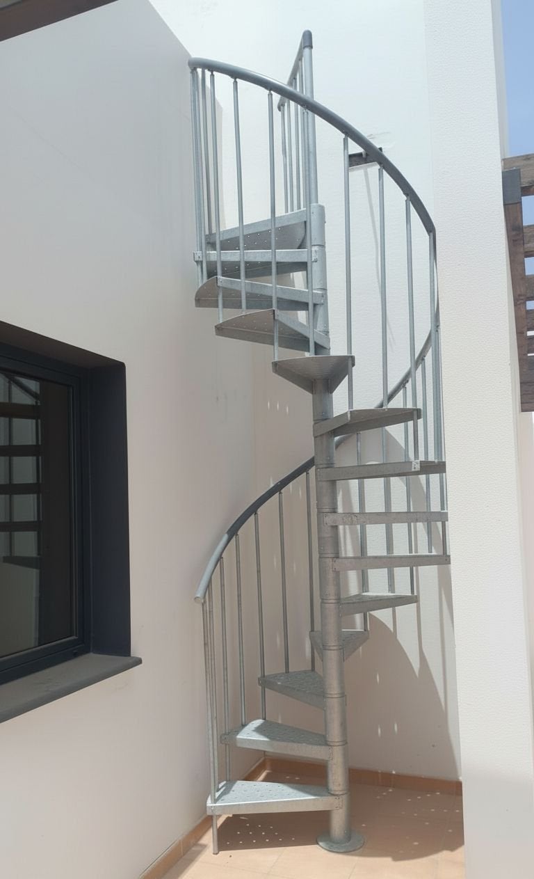 Escalera de caracol exterior galvanizada| altura máx. 308cm|ø130cm