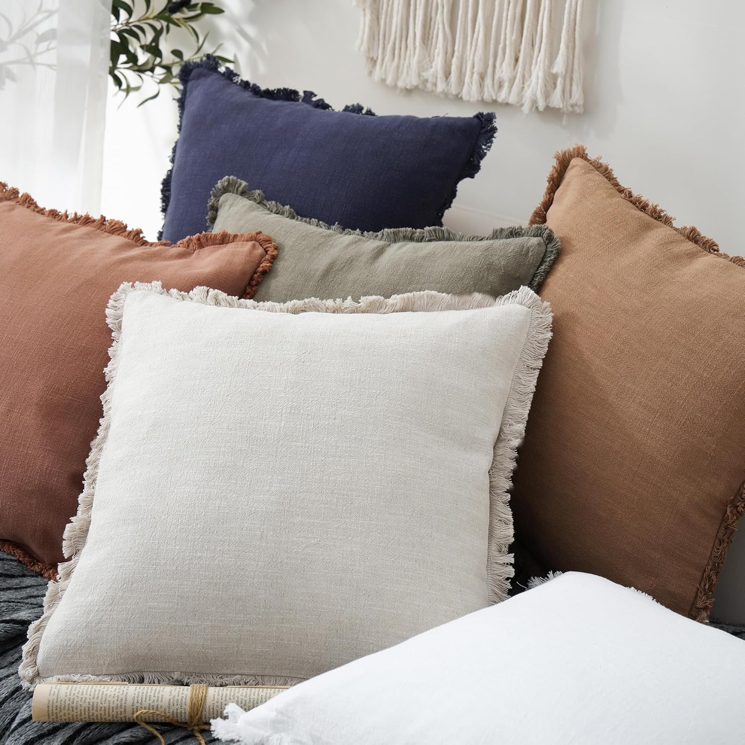 Lot de 2 housses de coussin décoratives en lin à franges, style bohème, avec pompons, douces et décoratives, pour canapé, lit, 45 x 45 cm, beige - 4