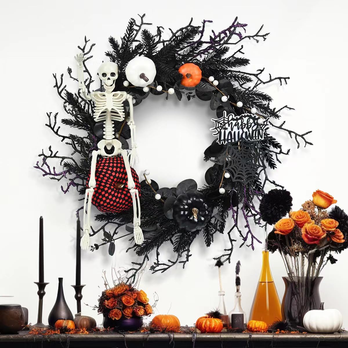 Wieniec na drzwi na Halloween 50 cm - Dynia i Czaszka z pajęczyną - Czarno-biały do dekoracji ganku, ściany wewnętrznej i zewnętrznej