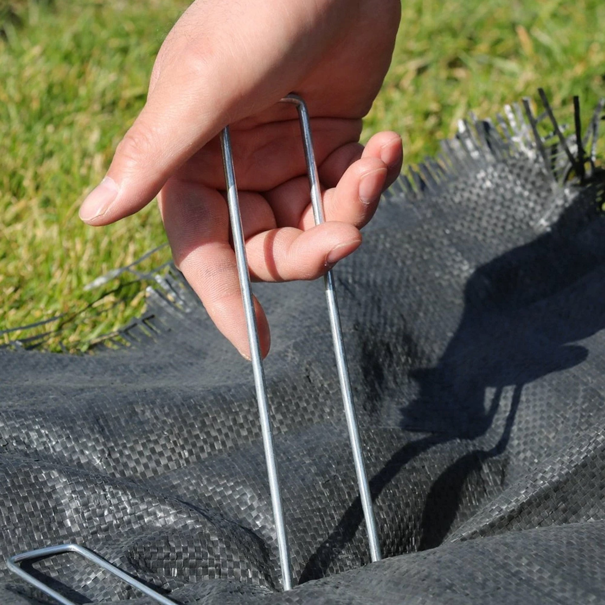 Pack de 100 Agrafes Toile de Paillage - 3