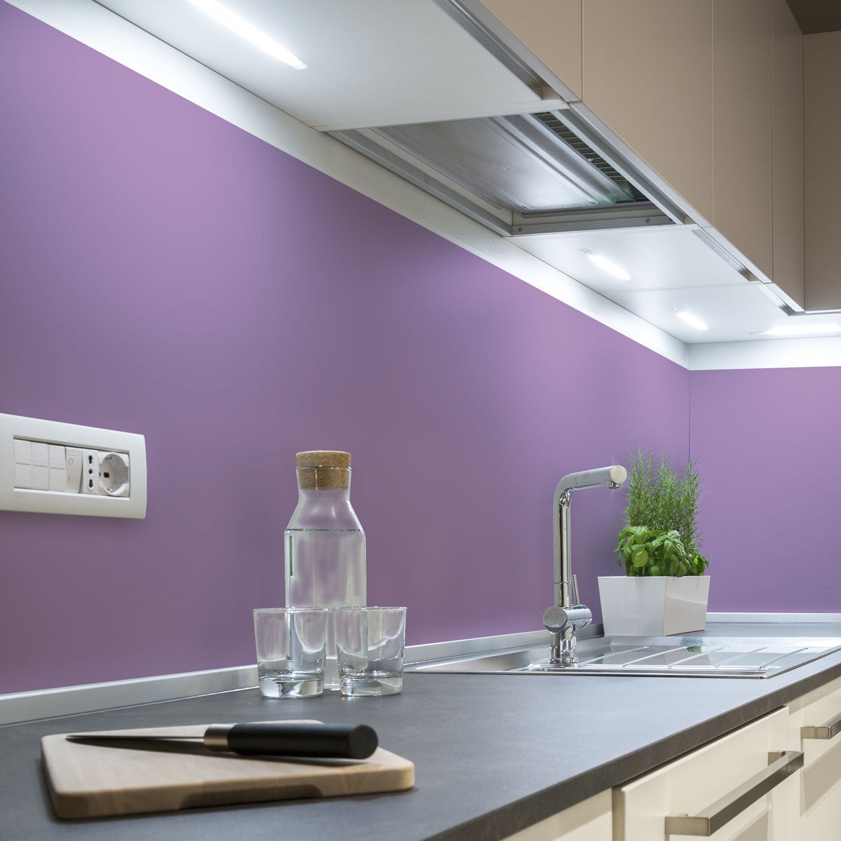 Rotolo adesivo decorativo in vinile al metro - Adesivo lavabile e impermeabile per pareti, cucine e mobili - 60cmx10m - Lilla - 5