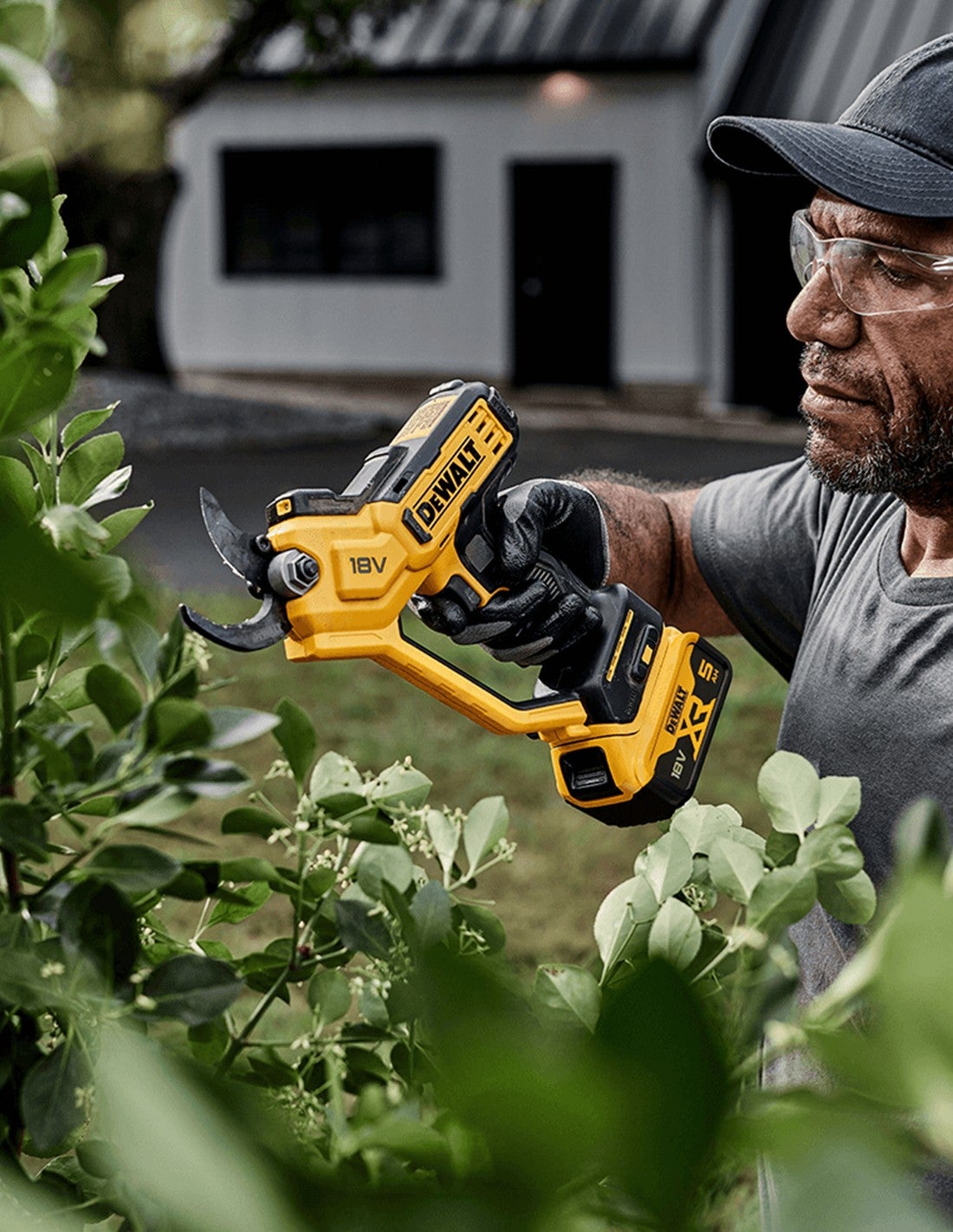 Sekator ogrodowy 18 V XR 38 mm (bez akumulatora i ładowarki) - DEWALT - DCMPP568N-XJ - 5