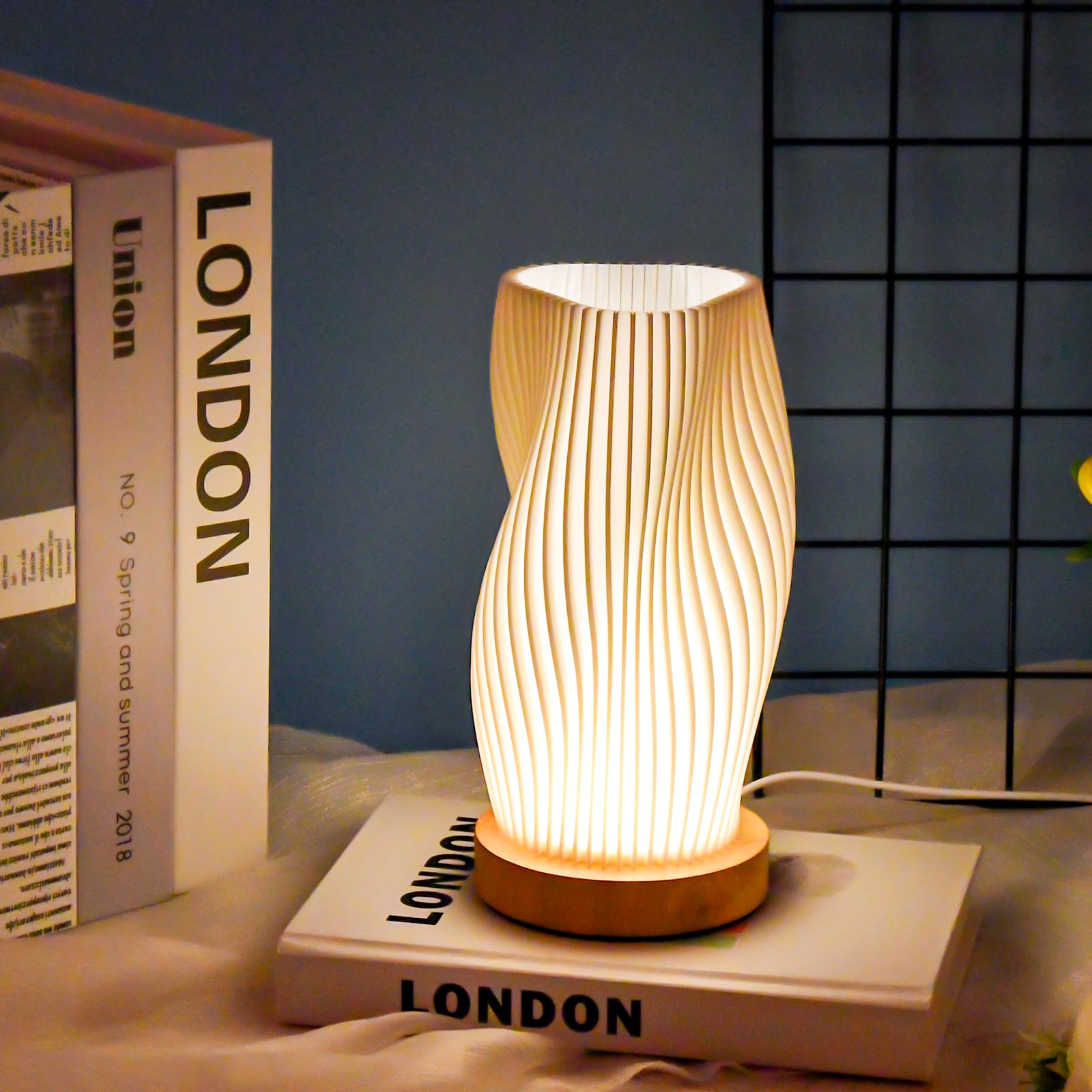 Dimmable Lampe de Table Créative Moderne, Lampe de Chevet avec abat-jour en PLA, Base en Bois, Chaude Ambiance Romantique Lumière Chaude Veilleuse - 5