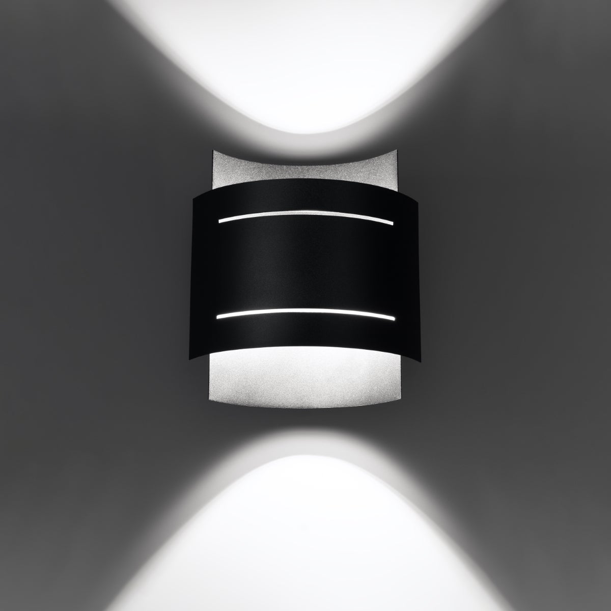 Kinkiet IGNISRA czarny LED 3000K - 21x8.5x23cm Sollux