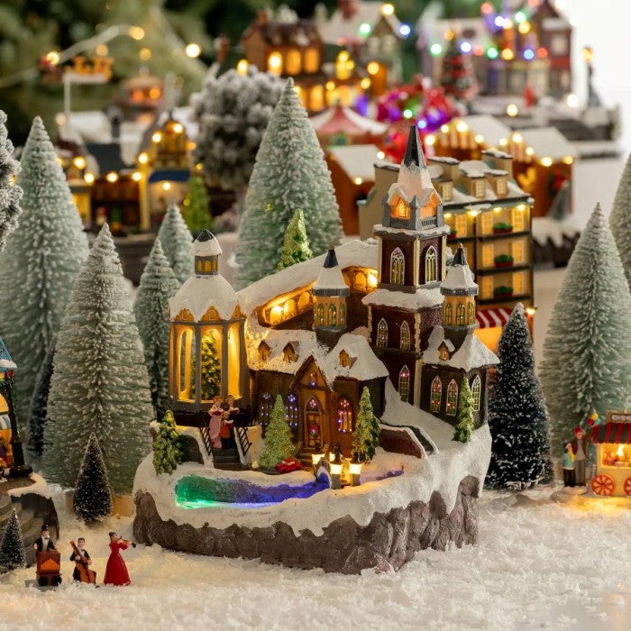 Chiesa del villaggio illuminata con il fiume 8 LED - 2