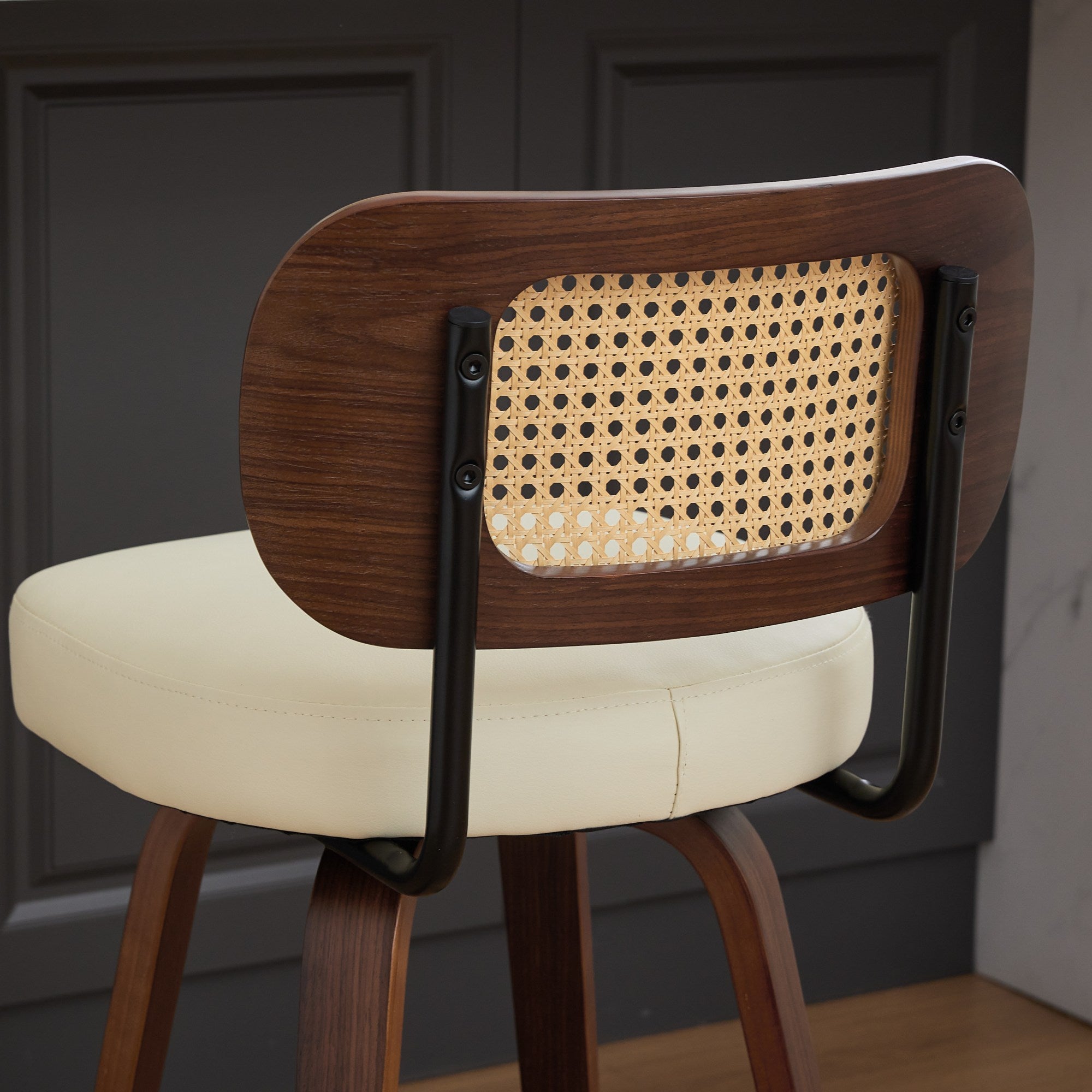 Lot de 2 chaise de bar Noyer Hauteur Comptoir 66 cm, Tabouret de bar Dossier en Cannage, Assise Rembourrée Béige, Salle a manger Fonction Pivotante - 4