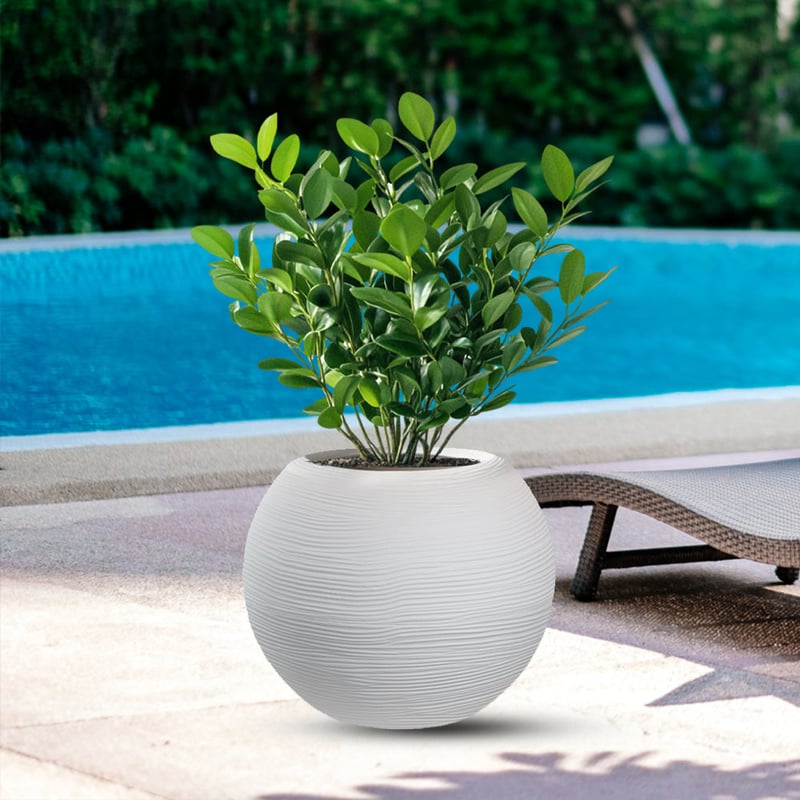 Wazon żywiczny Botticelli Bianco w kształcie kuli, do roślin doniczkowych i ogrodowych, śr. 40x33 cm