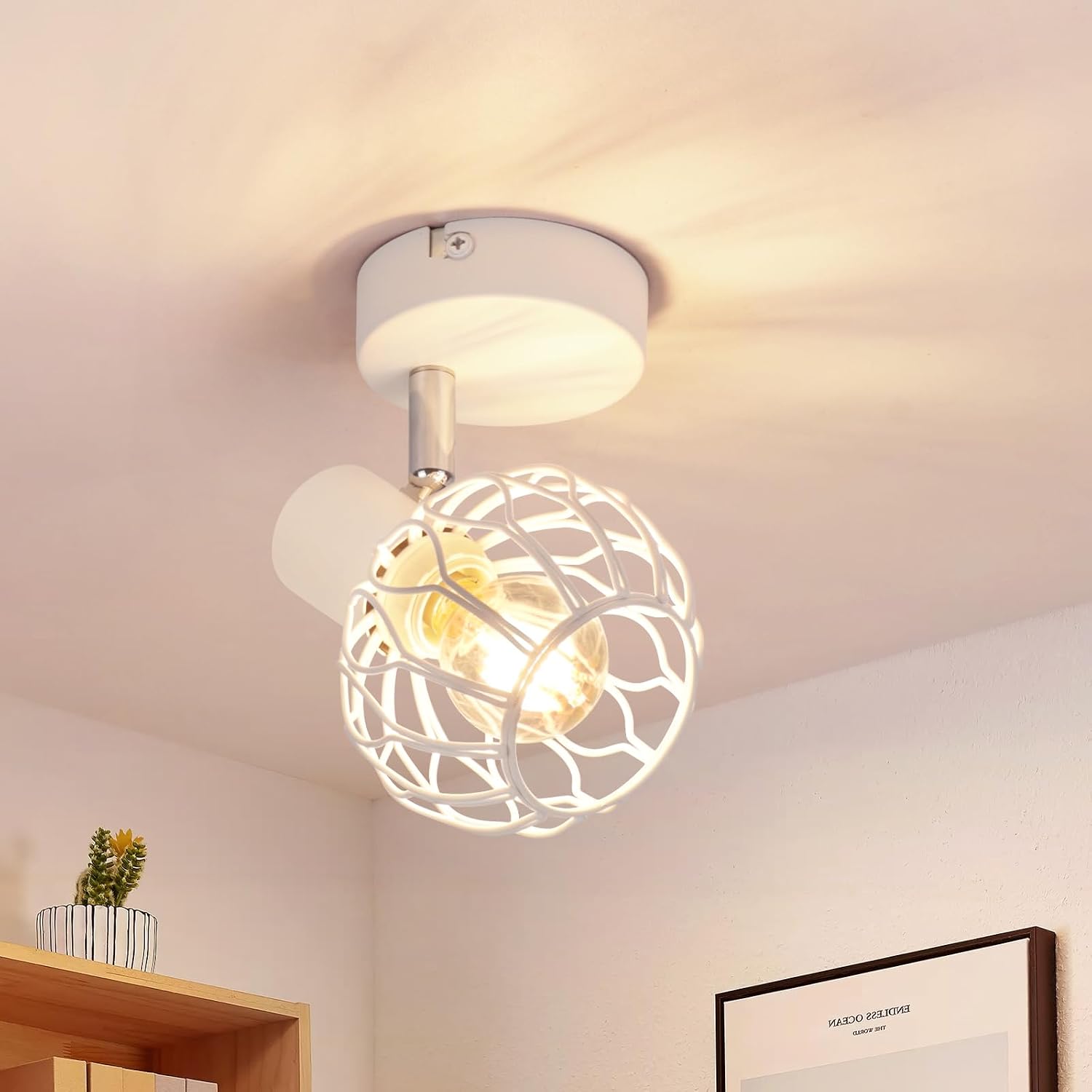 Plafoniera LED NETTLIFE, spot reglabil la 350° E14, aplic metalic, alb, bucatarie sau dormitor (becul nu este inclus)