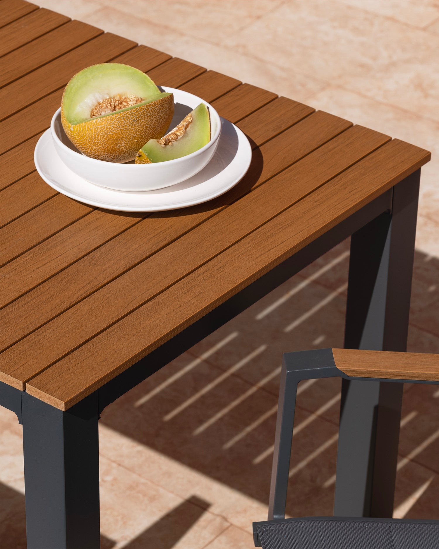 Set jardin mesa 130x70 y 4 sillas de textileno y aluminio antracita oscuro - Osaka - 2