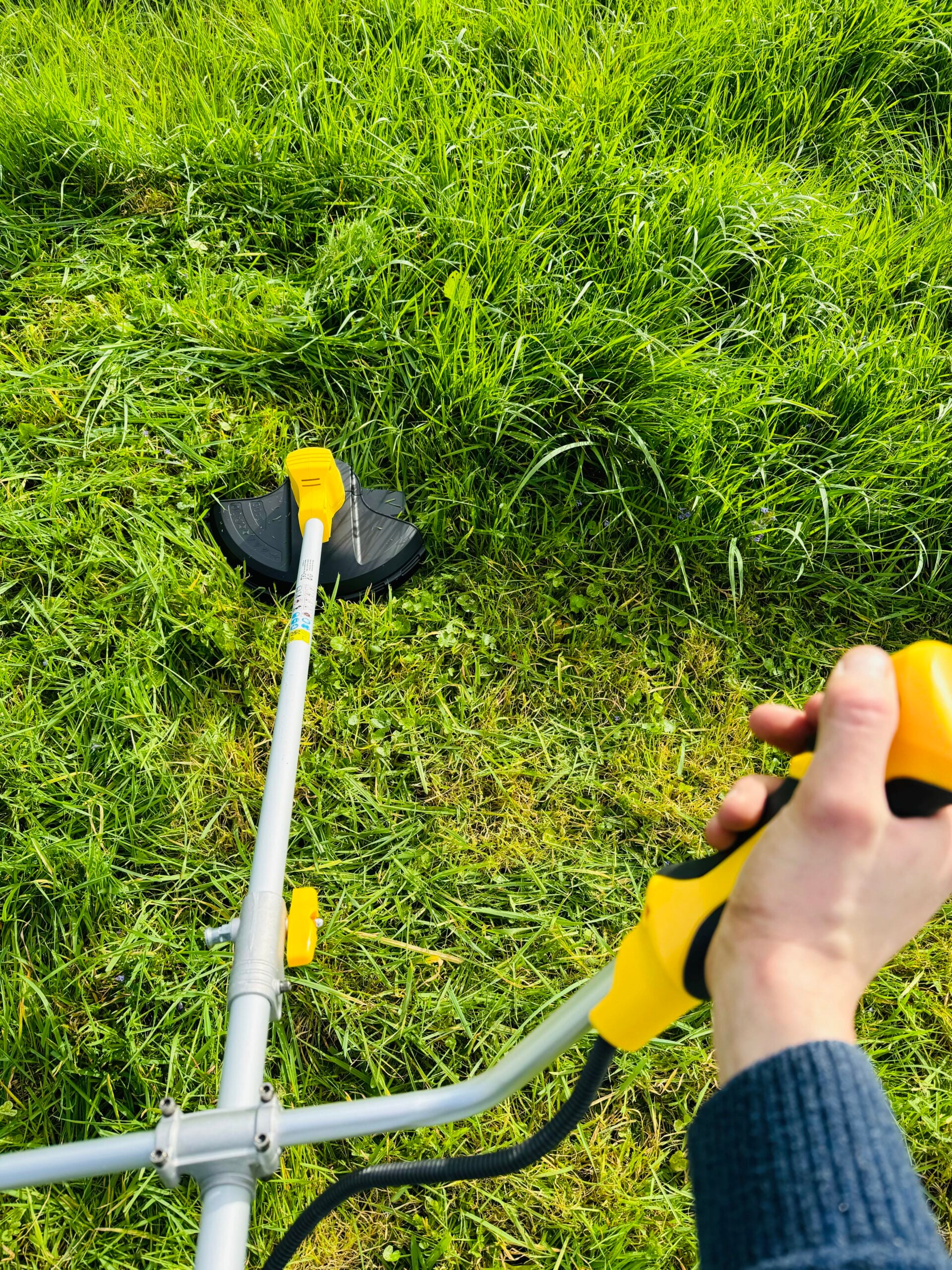 Débroussailleuse à batterie NEMURA 20V + 2 batteries 4Ah + Chargeur rapide + Lame + Fil - 4