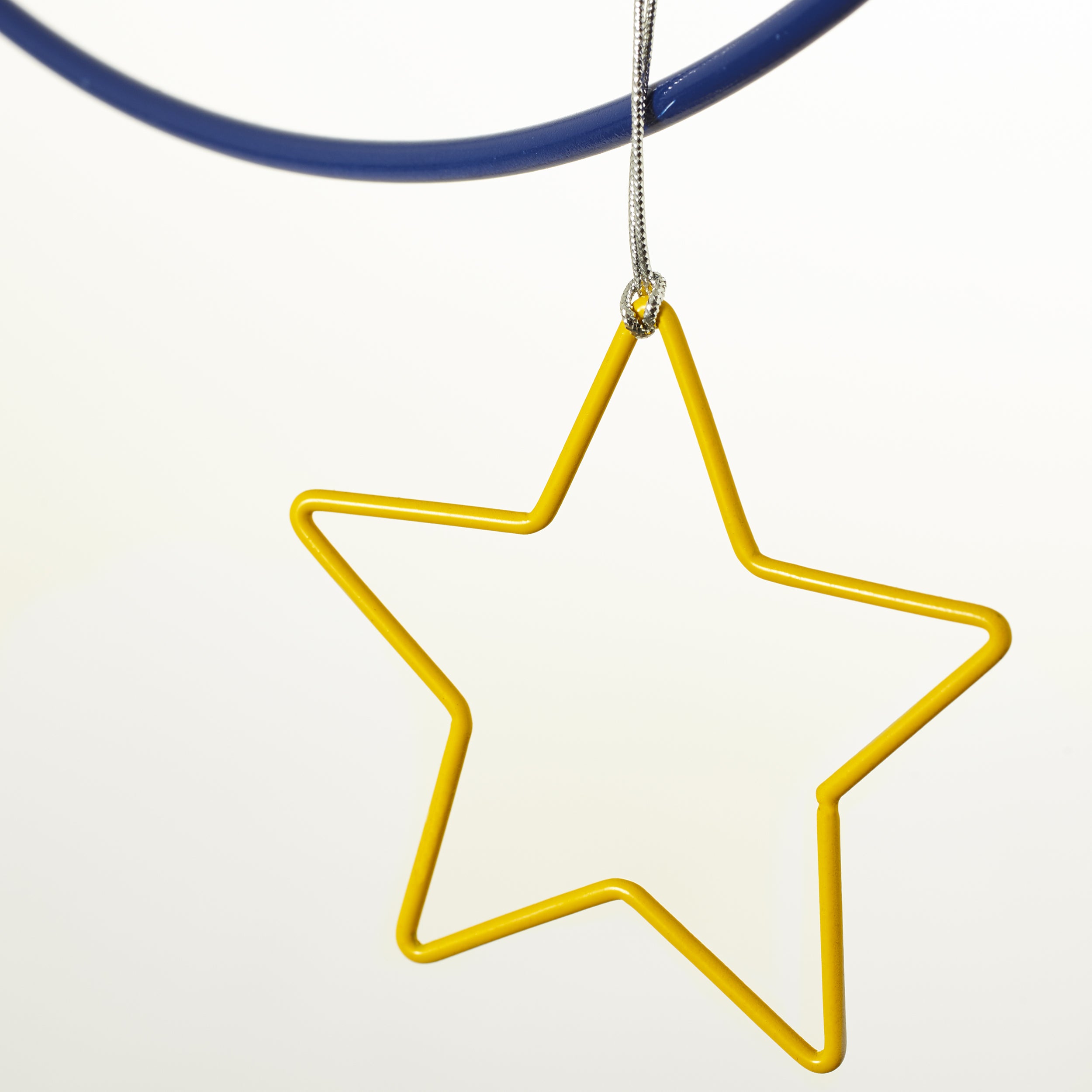 Lampa BRILLIANT, zawieszenie Romm 3-płomienna lampa drewniana / czarna, 3x A60, E27, 52W, kabel można skrócić / regulowana wysokość - 3