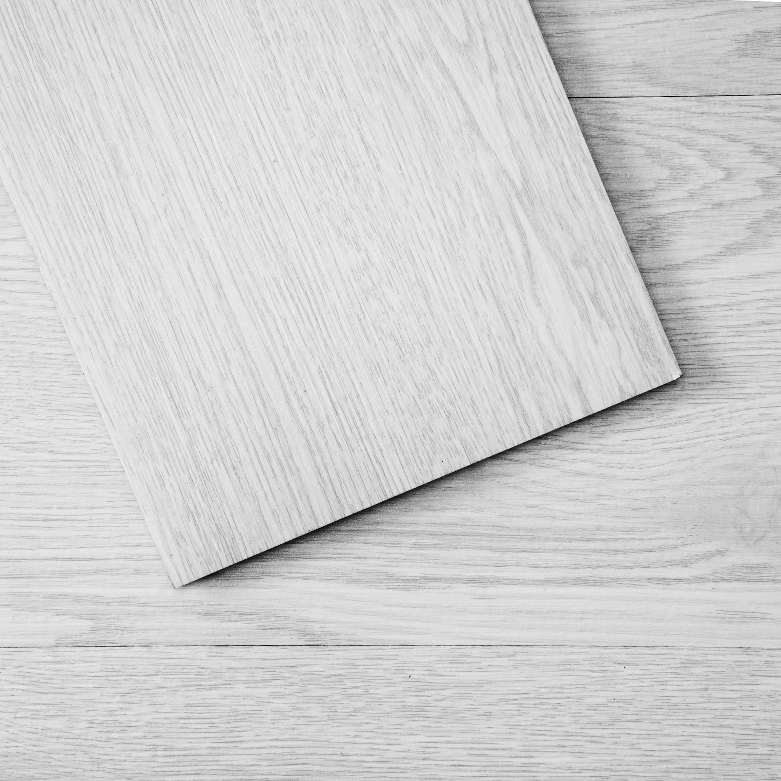 Samoprzylepne winylowe płytki podłogowe 36" x 6" 36 szt. Samoprzylepne płytki podłogowe o grubości 2,5 mm Jasnoszare słoje drewna DIY Podłogi do VEVOR