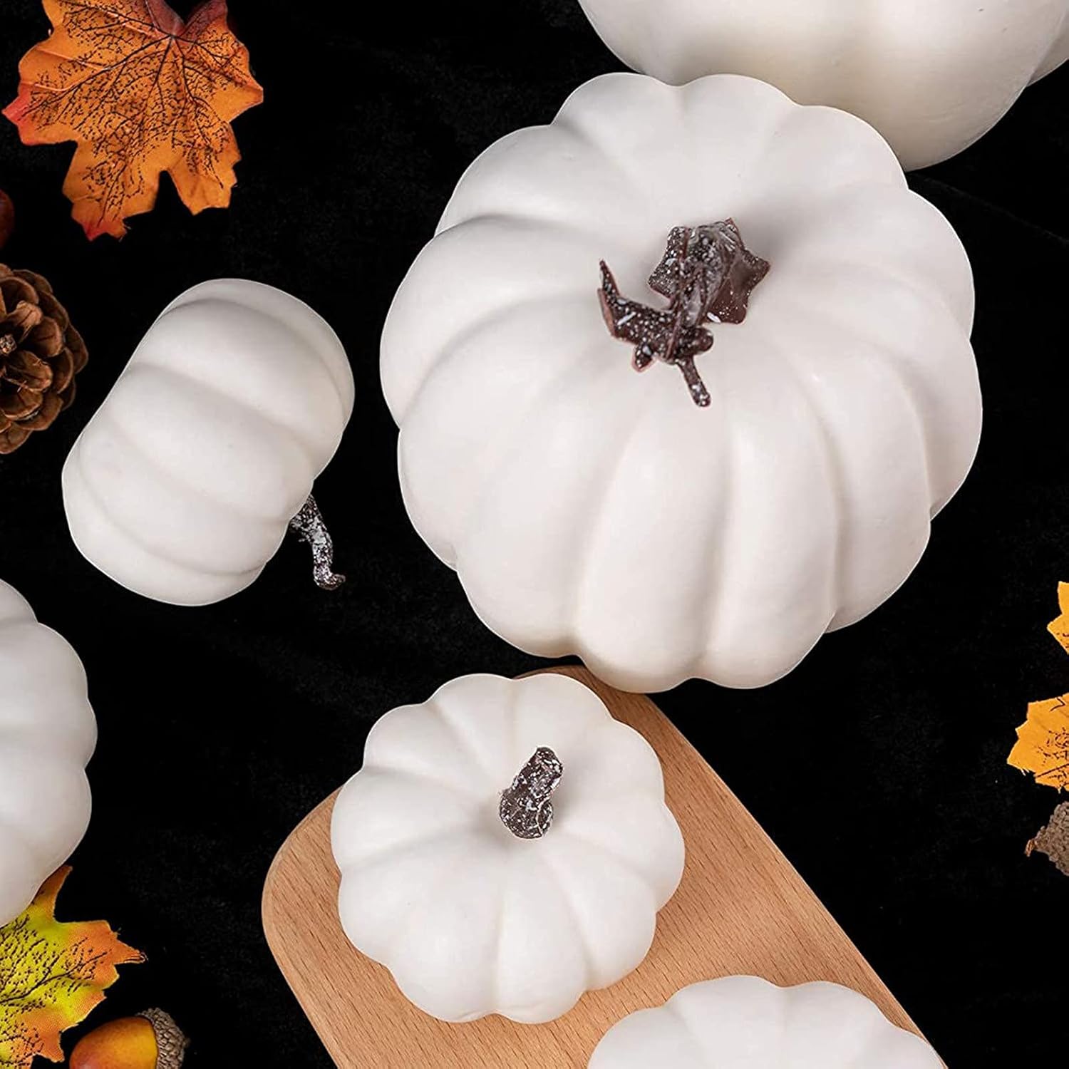 Calabazas artificiales de espuma blanca, 7 piezas, calabazas falsas para decoraciones de jardín de otoño, Acción de Gracias y Halloween - 4