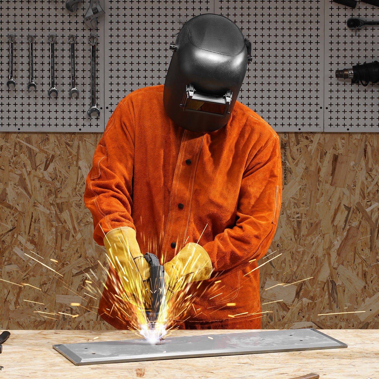 Jaqueta soldagem antichama,VEVOR couro,impermeável e térmica,tamanho L,botões de pressão,4 bolsos,punhos ajustáveis,soldadores e montadores - 8