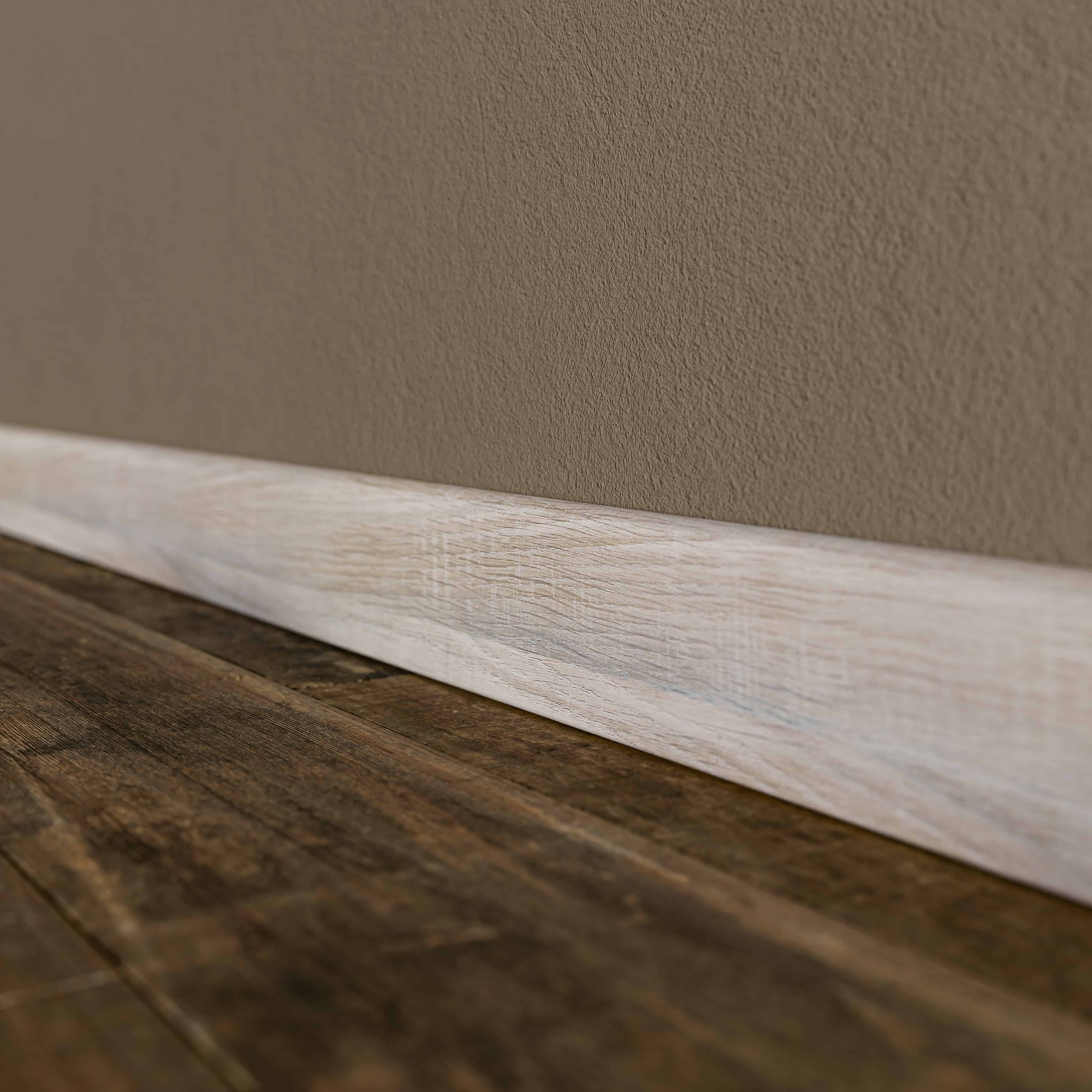 Plinthe Passe-Câble PVC 80 mm - Chêne Naturel - 1 m, À l'unité - 2