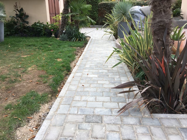 Pavé pierre Kandla gris, 14X14X5/7cm vend en palette complète (11,5 M2) soit 53,95€/m2, LIVRAISON PREMIUM CHARIOT EMBARQUÉ