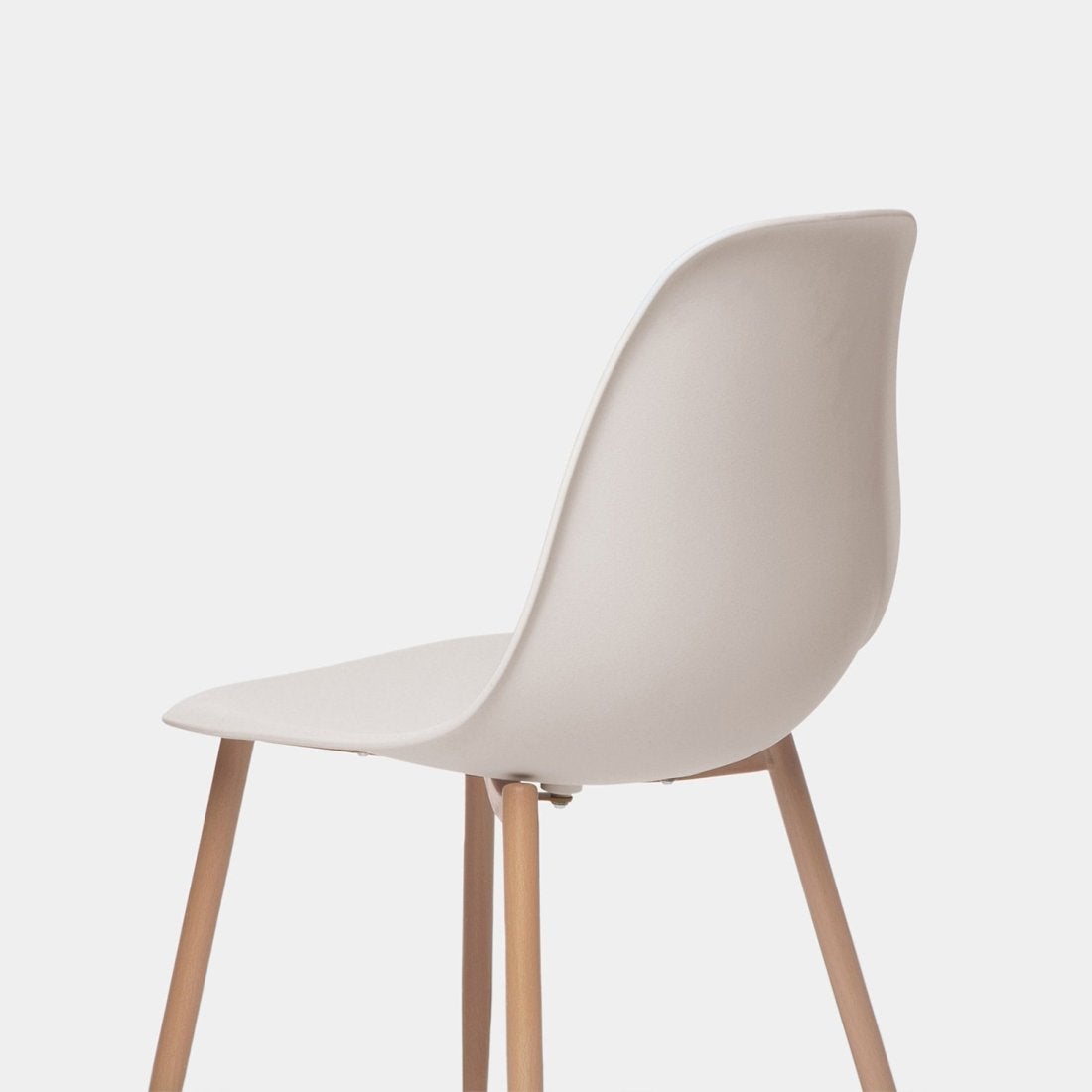 Set 6 sedie in polipropilene beige con gambe naturali Nina - 5