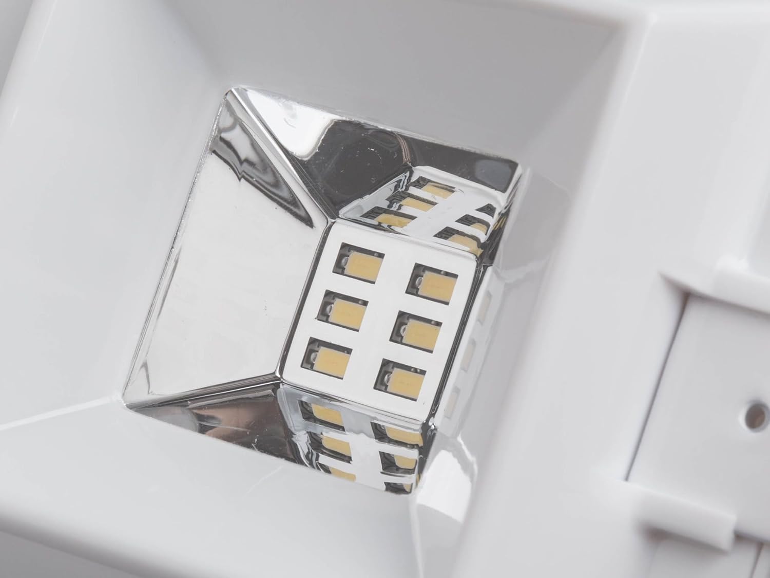 Pacote com 2 luzes solares para calhas externas, 6 luzes LED à prova d'água, sem fio, duráveis, alimentadas por energia solar para jardim, pátio, ent - 2