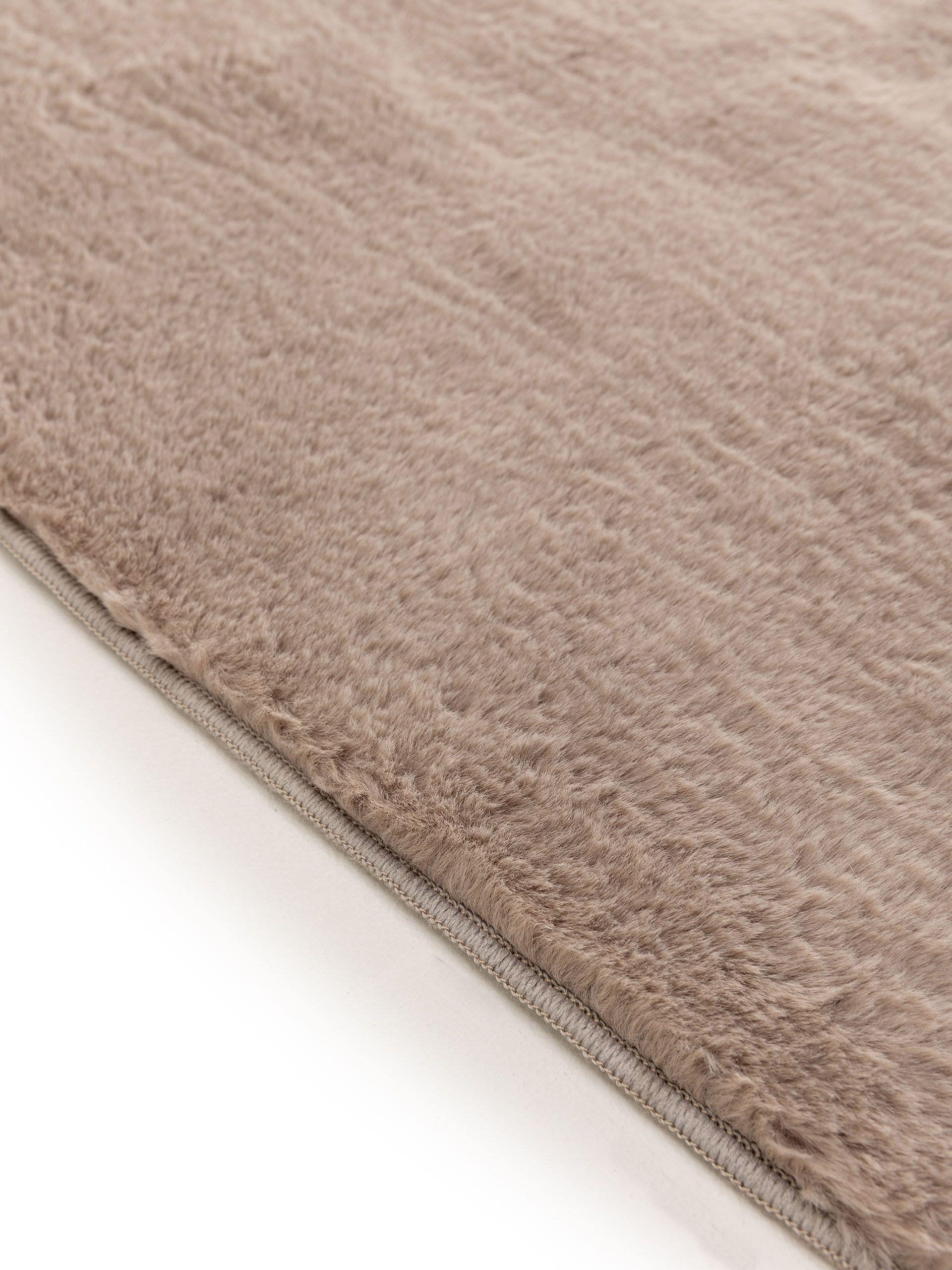 BENUTA - Tapis Fausse fourrure Furry taupe 230x330 cm - 4