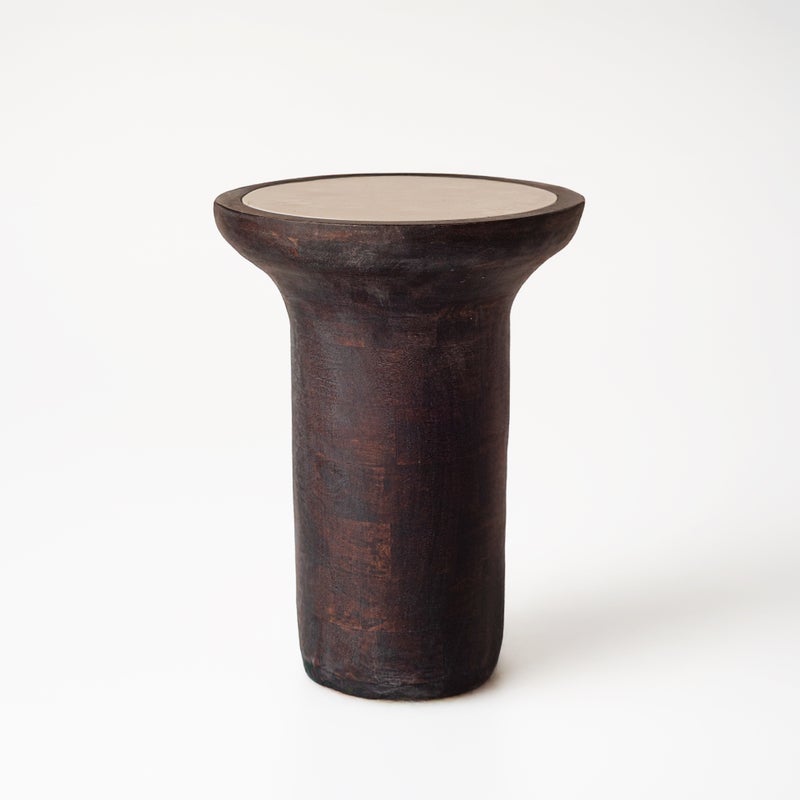 Okrągły stolik boczny z drewna 33x33x45 cm – Funkcjonalny i dekoracyjny