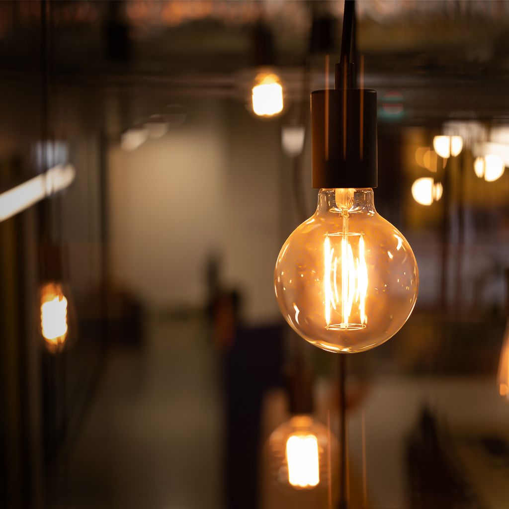 Lot de 3 ampoules LED E27 G80 - Ø126x80mm - Blanc - 2.200K - 4W / 360lm - non dimmables - B.K.Licht - 5