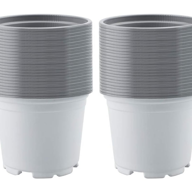 Opakowanie 100 sztuk białych plastikowych tacek uprawowych o średnicy 9 cm do sadzonek, sukulentów i warzyw.