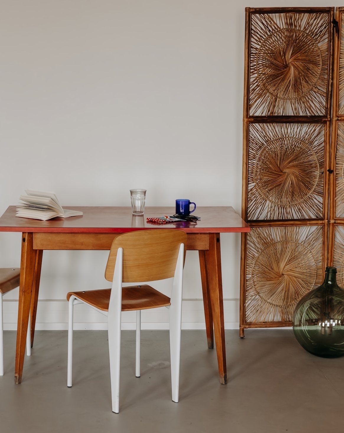 Table à manger au plateau en formica rouge Karla N°1281 | Leroy Merlin