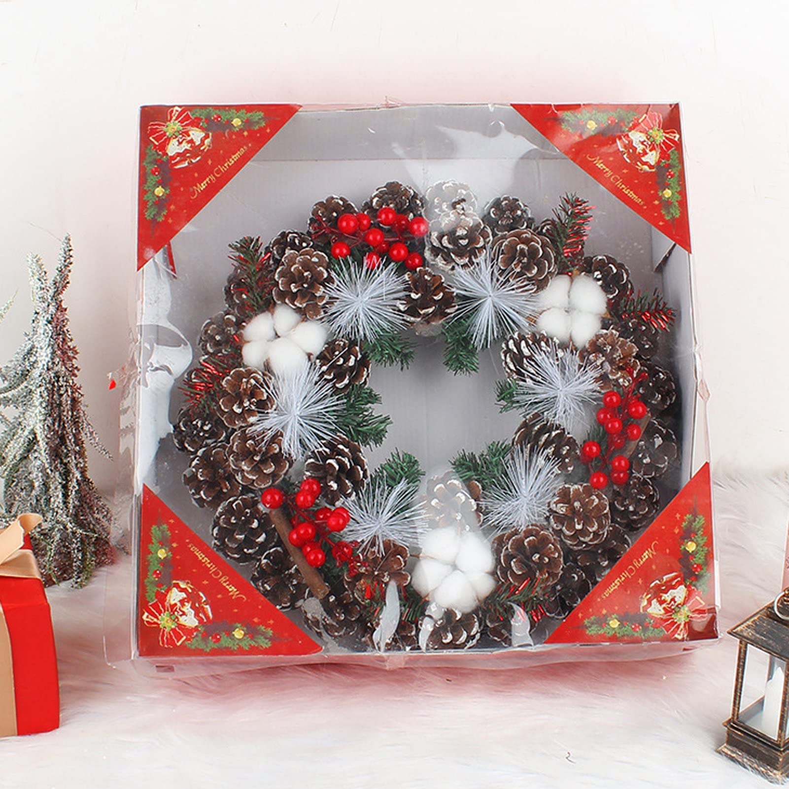 Couronne de Noël Couronne de Noël artificielle de 13,7 pouces décorée de pommes de pin et de coton pour décorations de vacances intérieures et e - 5