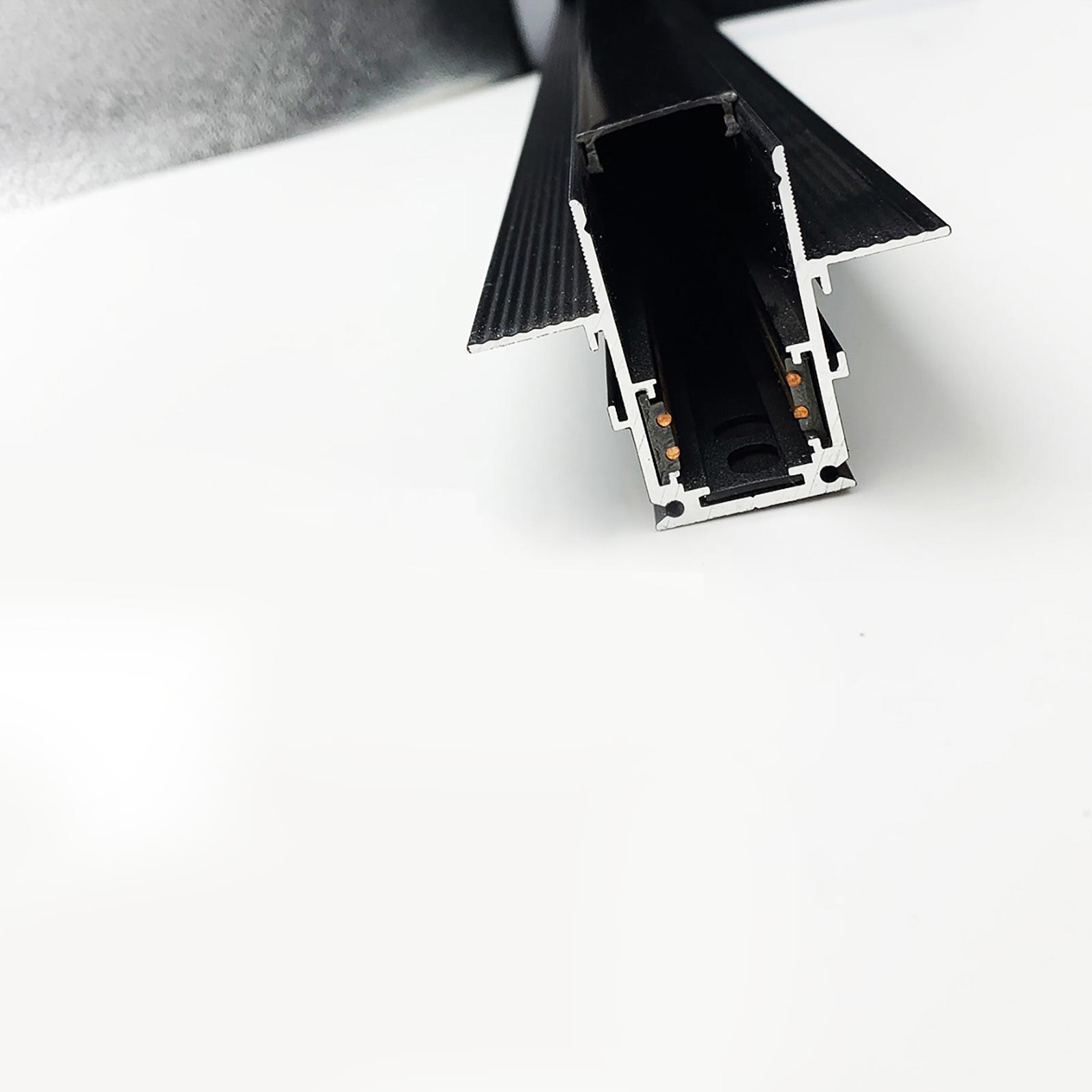 Rail encastré magnétique noir de 1mt 48V pour projecteurs LED sur rail - 8