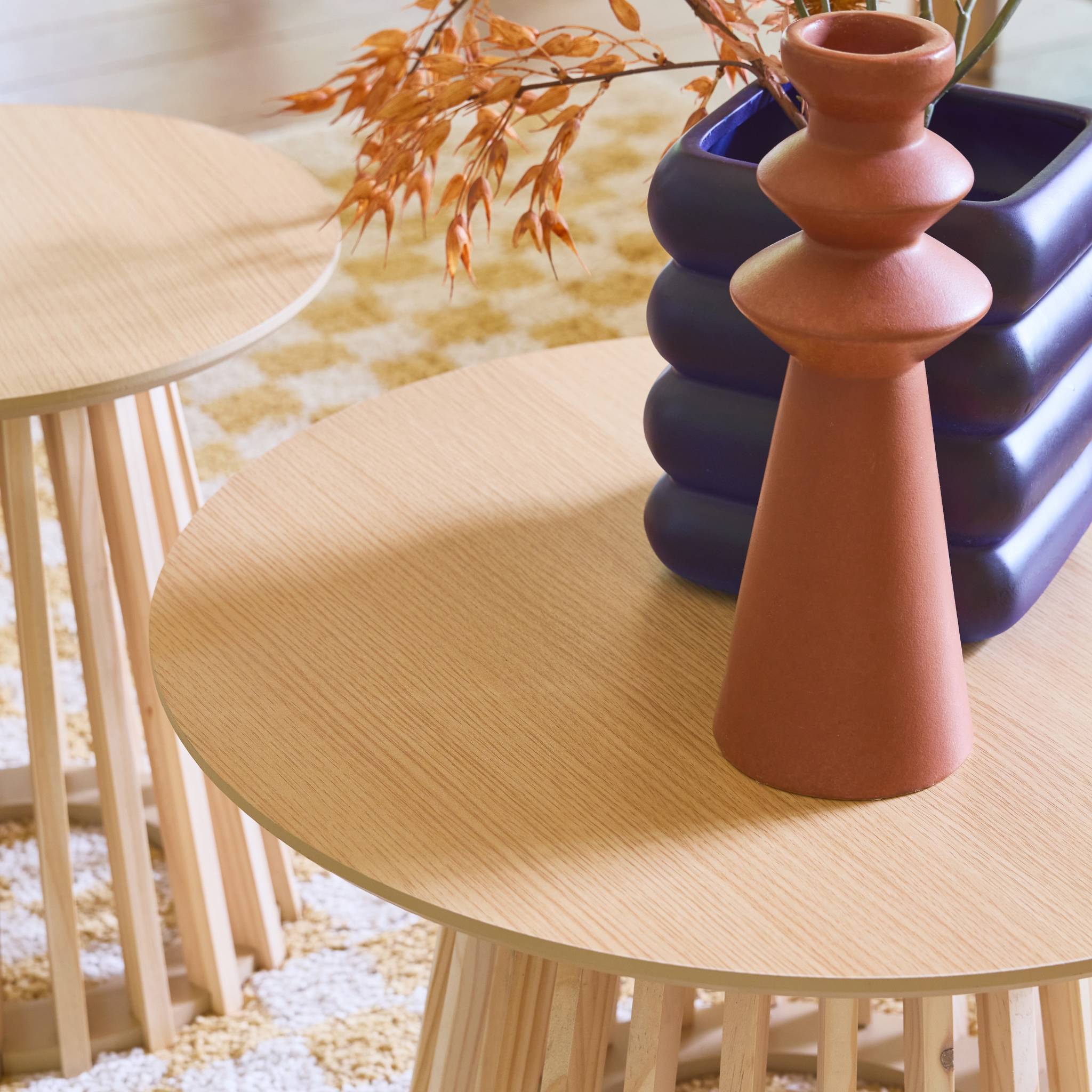 Set de 2 tables basses rondes plateau effet bois chêne et pieds en bois de sapin. Ø40cm et Ø60cm CLARA - 3