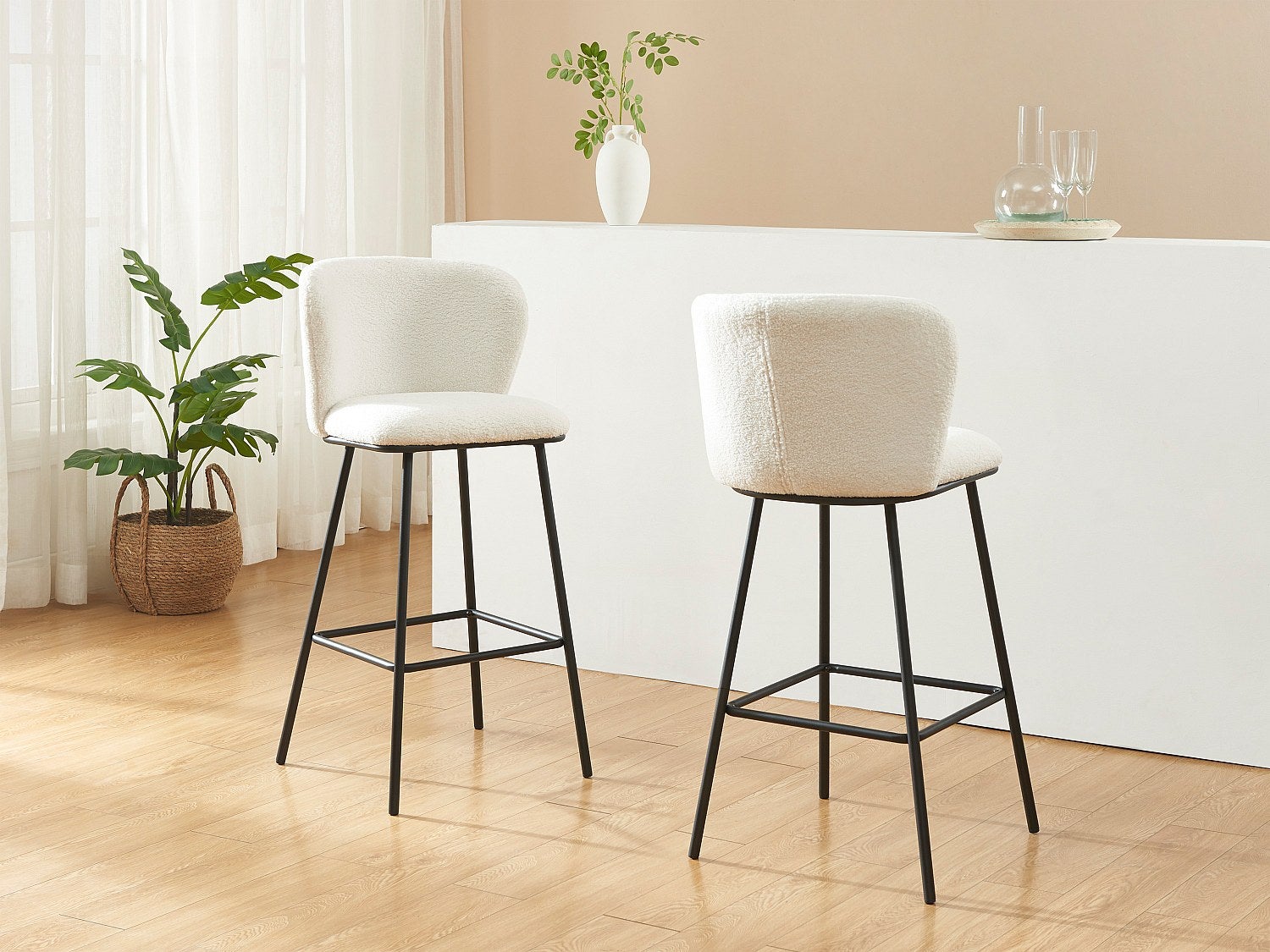 Zestaw 2 stołków barowych z bukli i metalu - Biały - SENORASE