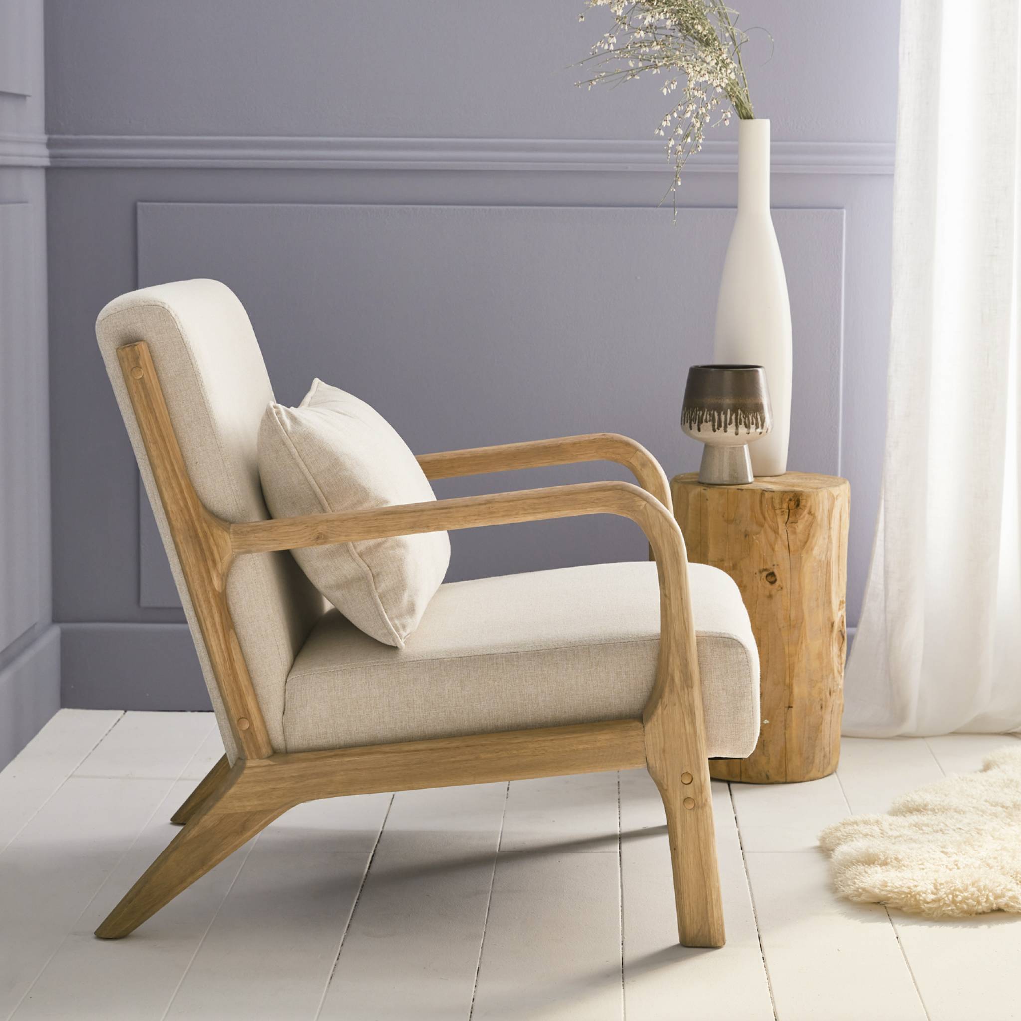 Fauteuil design en bois et tissu. 1 place droit fixe. pieds compas scandinave. structure en bois solide. assise - 3