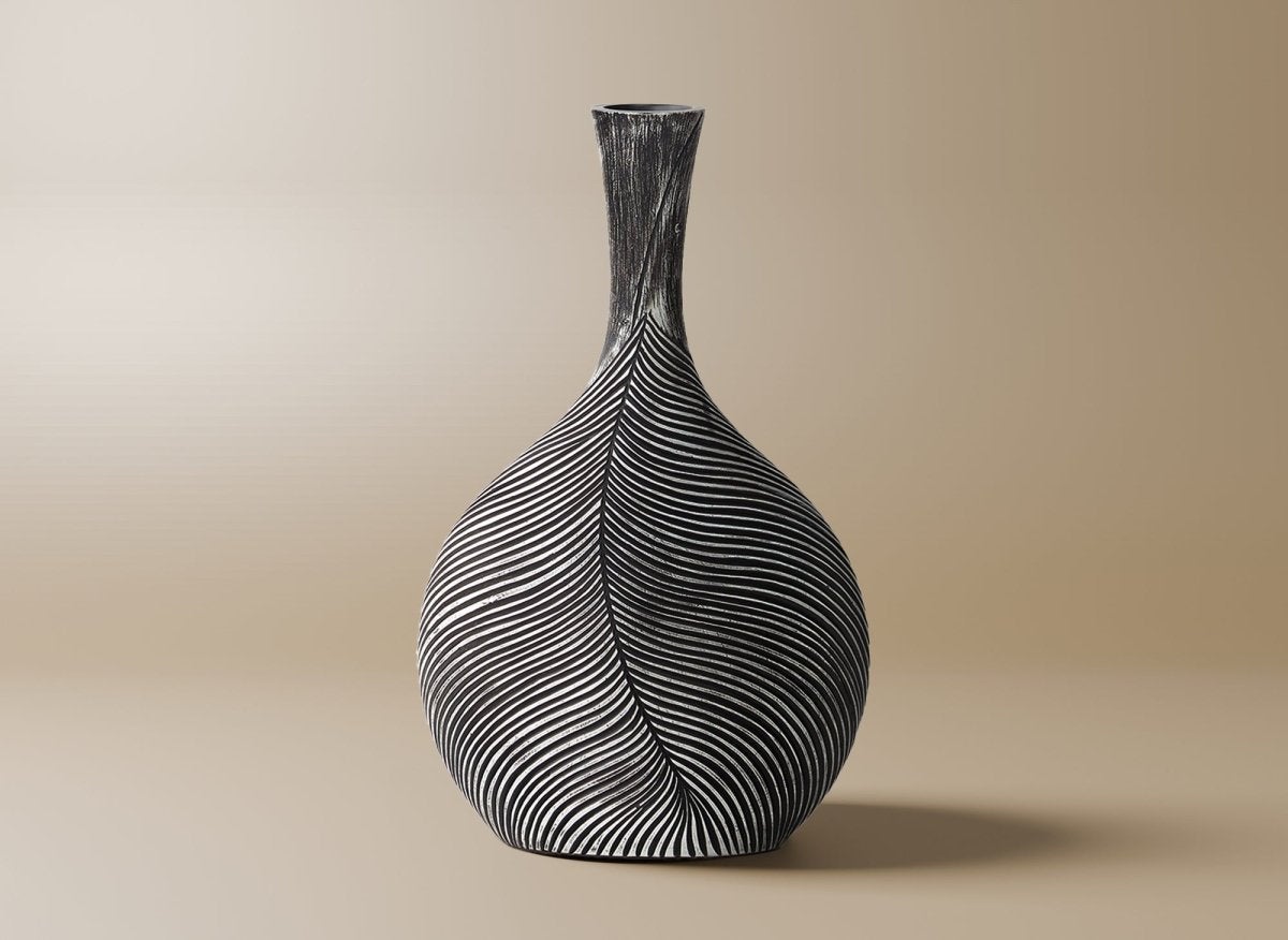 Vase ethnique en polyrésine noir et blanc H43 cm MAORI main image 1