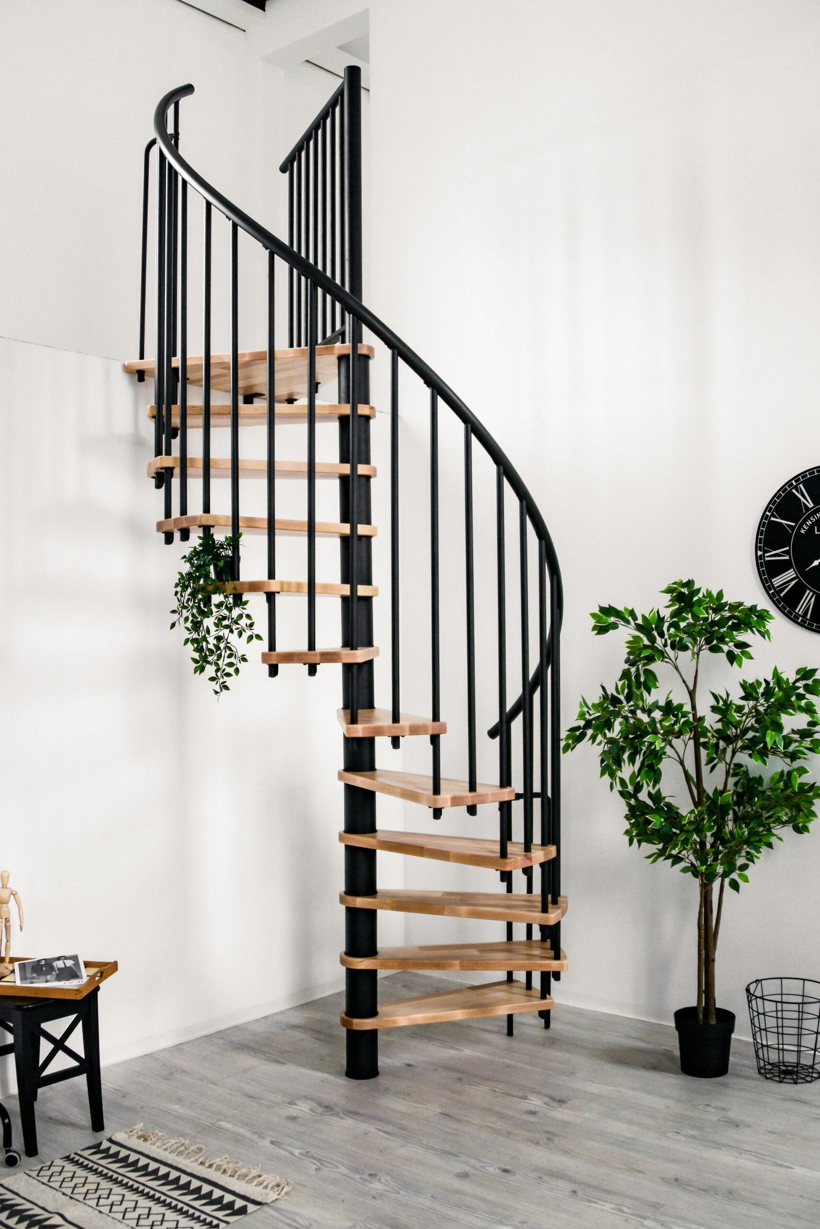 Escalera de caracol redonda|peldaño de madera|negro|altura máx. 305cm|ø140cm