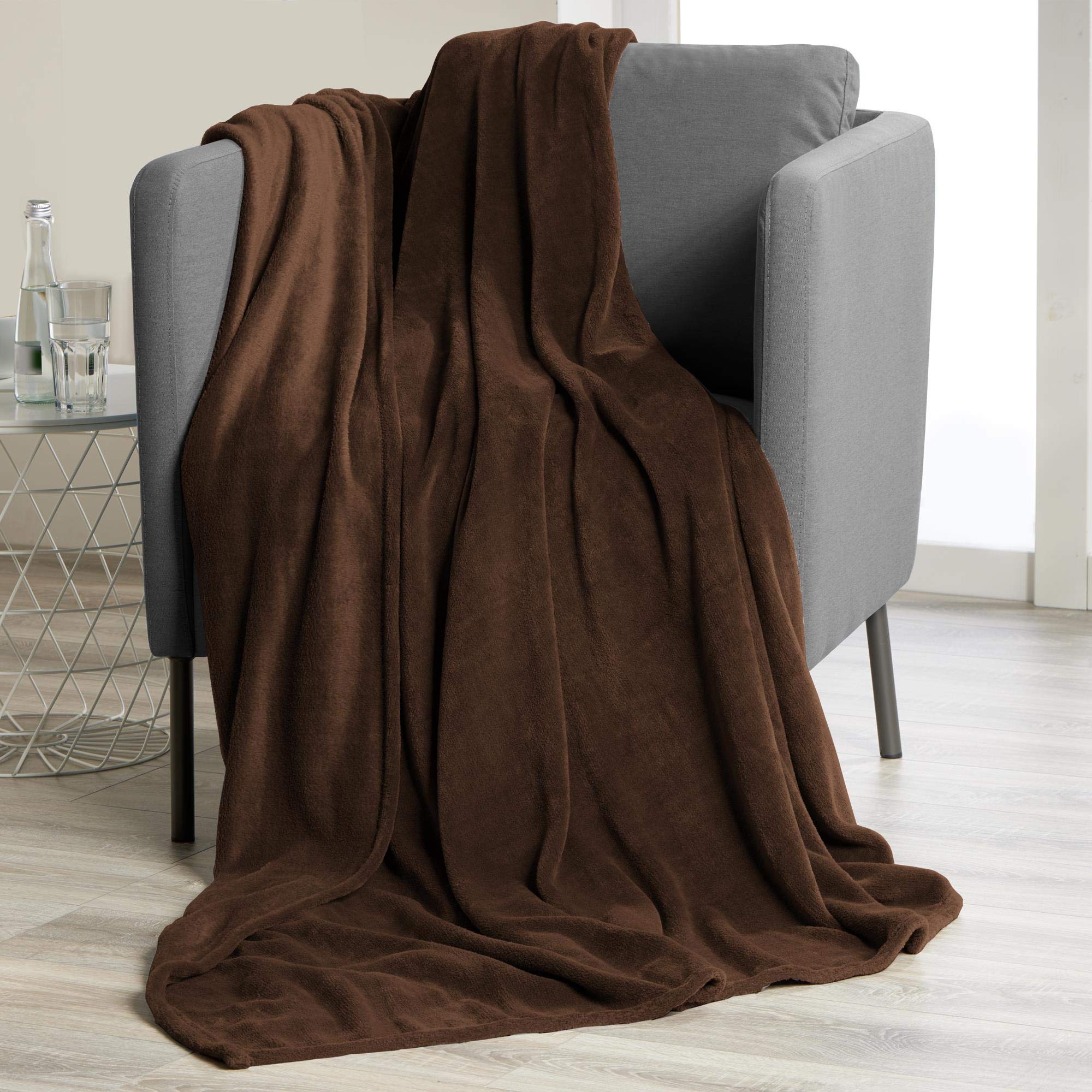 CelinaTex Oeko-TEX, morbida coperta per il soggiorno, in morbida microfibra, 150 x 200 cm, marrone scuro | Leroy Merlin