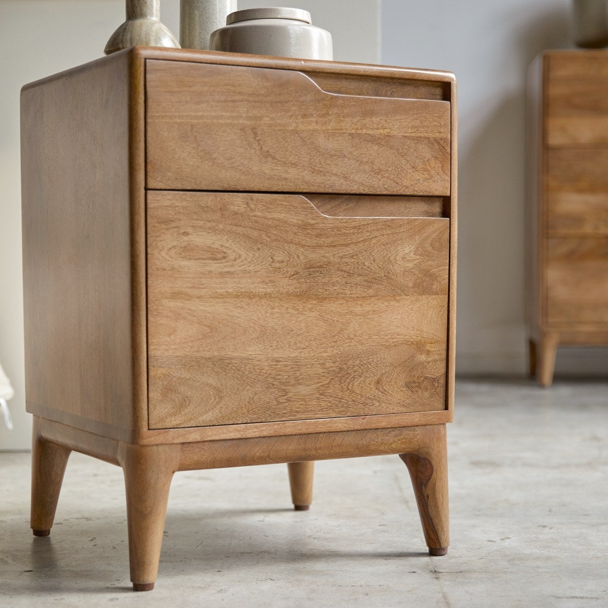 Tikamoon Mesita de noche de madera de mango macizo Gabrielle - 6