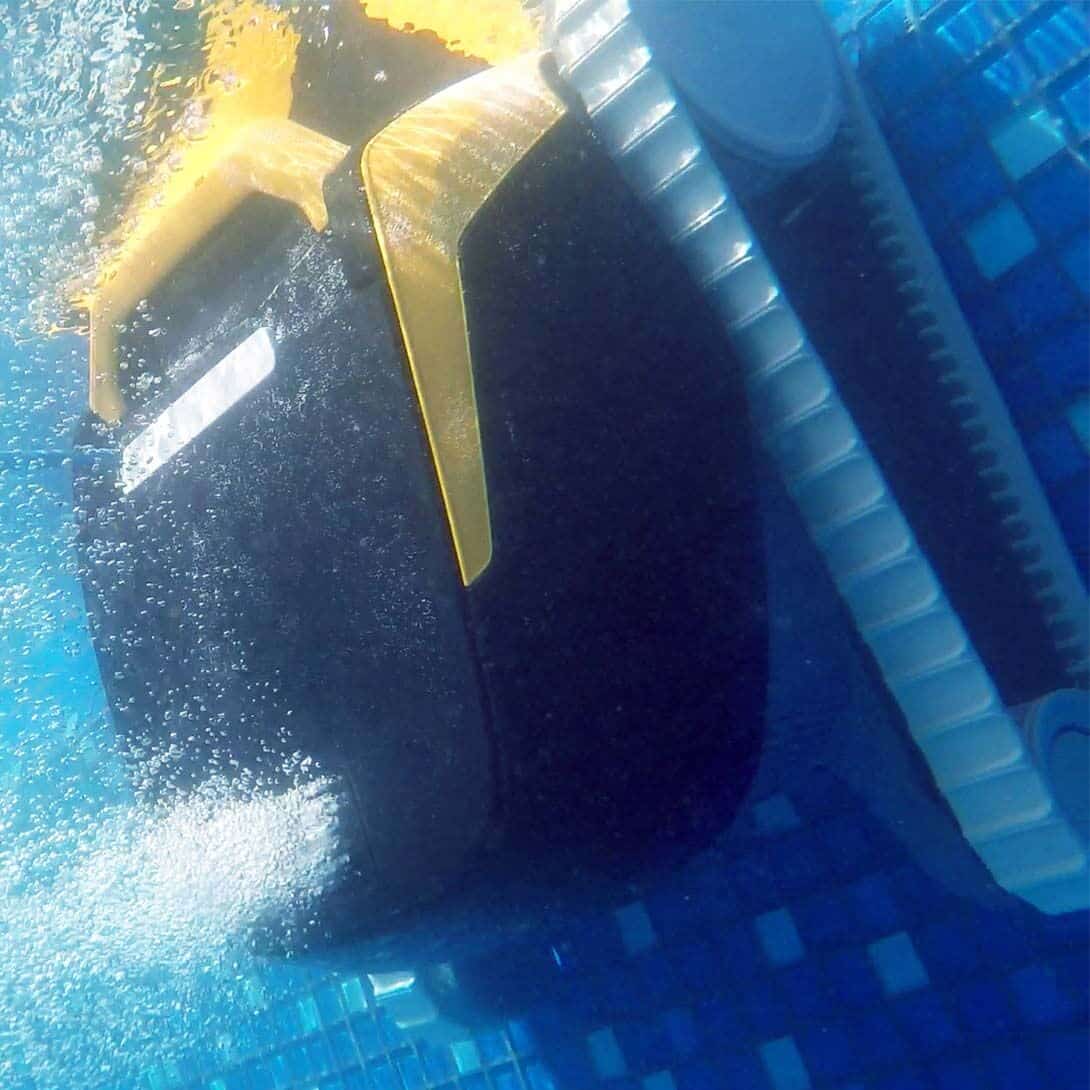 Dolphin e20 PowerStream Nettoyeur de piscine à brossage actif 10m Filtration supérieure - 5