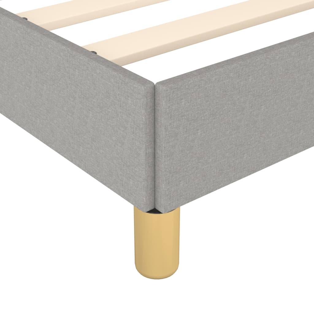 Cadre de lit sans matelas gris clair 200 x 200 cm en tissu - 9