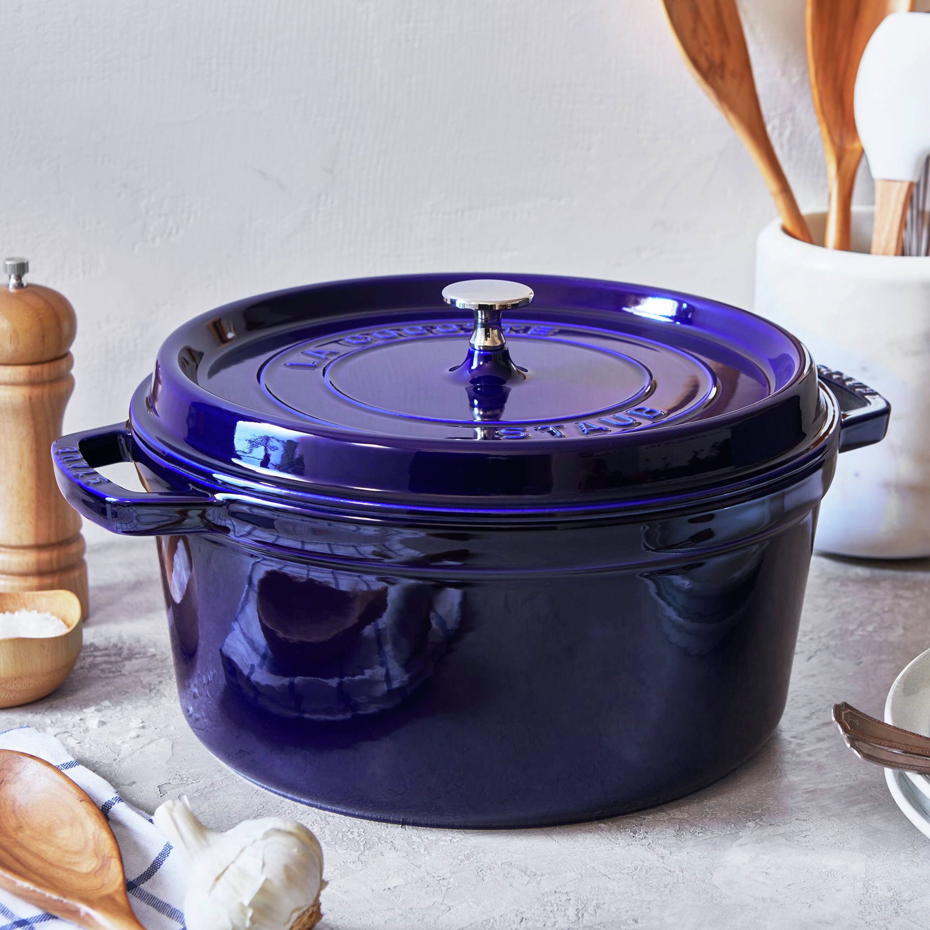 STAUB La Cocotte 26cm 青 Staub La Cocotte 26cm ronde bleu foncé, fonte | Leroy Merlin