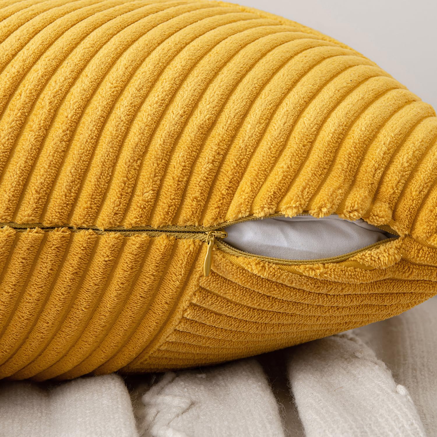 2 pièces de housses de coussin en velours côtelé 45x45 cm avec housses de coussin à fermeture éclair cachée, adaptées à la chambre et au salon, jaune - 3