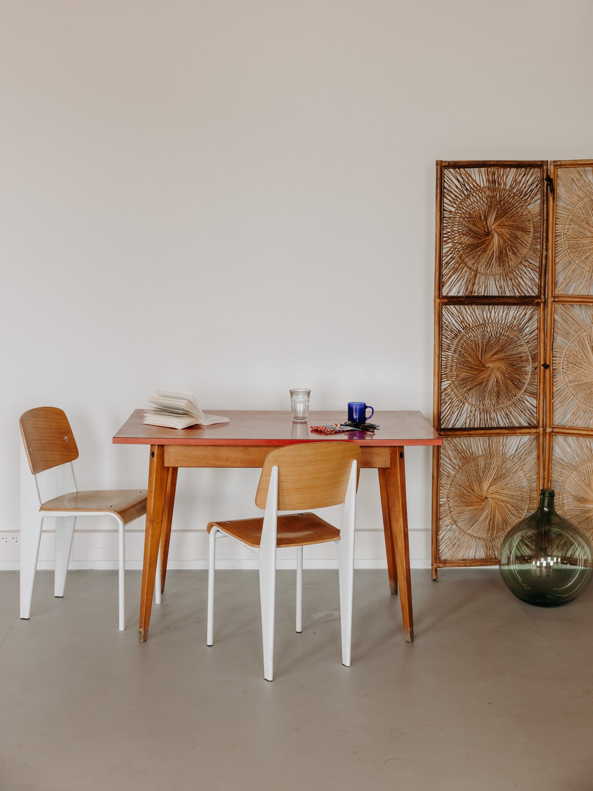 Table à manger au plateau en formica rouge Karla N°1281 | Leroy Merlin