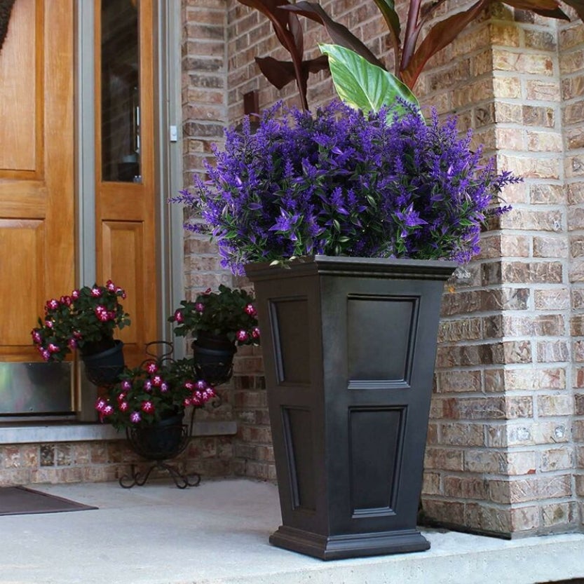 8 Bundles Fleurs en Plastique Violettes, Décoration végétale résistante aux UV Extérieur Intérieur, (Mauve) - 3