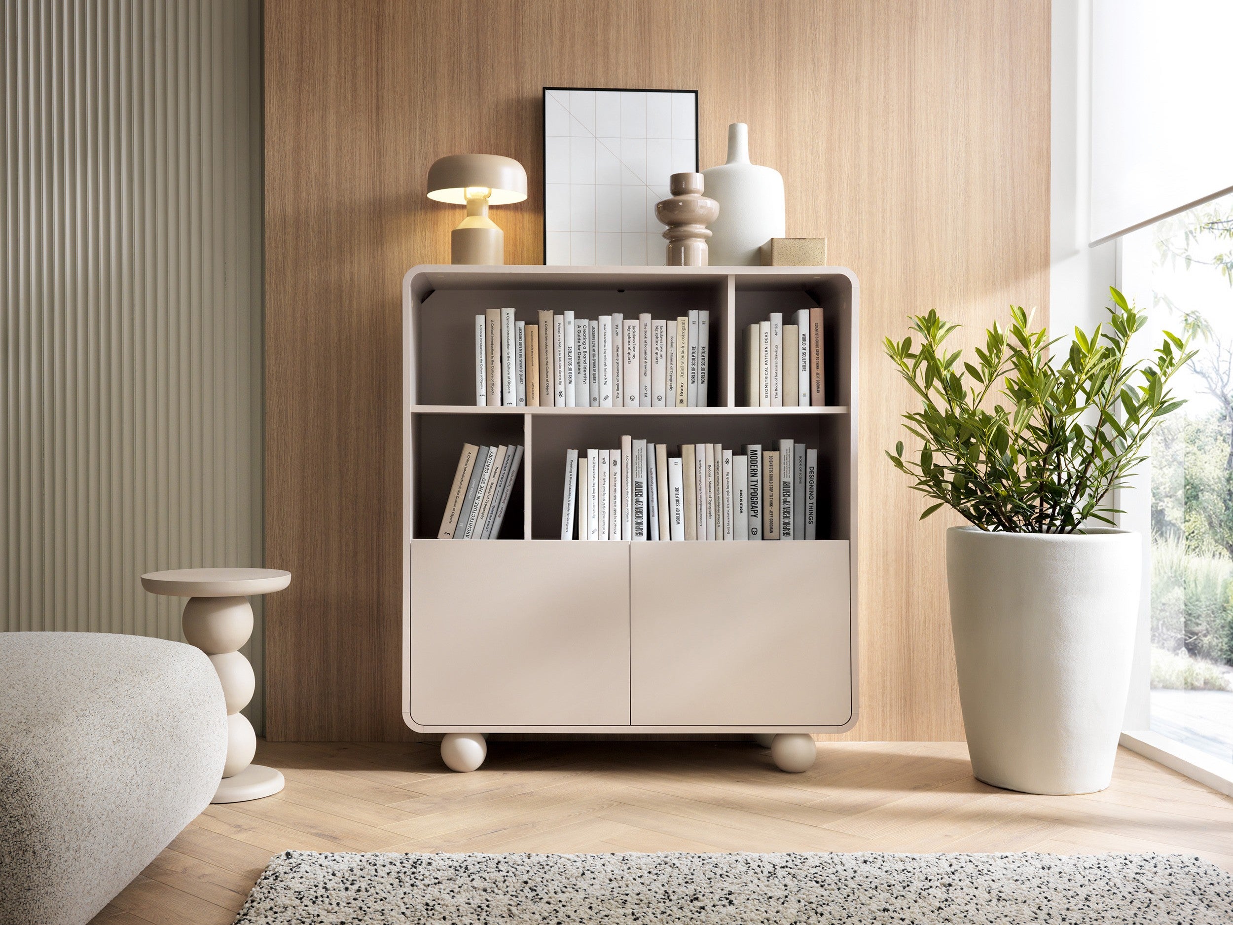 Nowoczesny Regał ALVION RG 108 cm z otwartymi półkami i szafkami, Kaszmir – minimalizm i funkcjonalność - 4